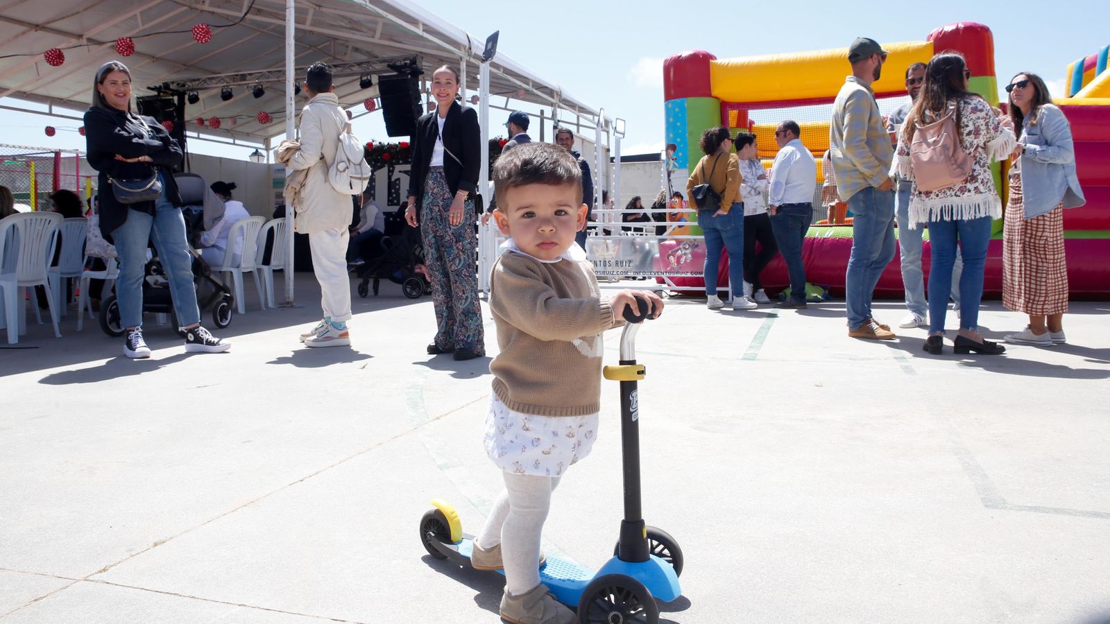 Las imágenes de la Pre-feria los 15V  en Los Barrios