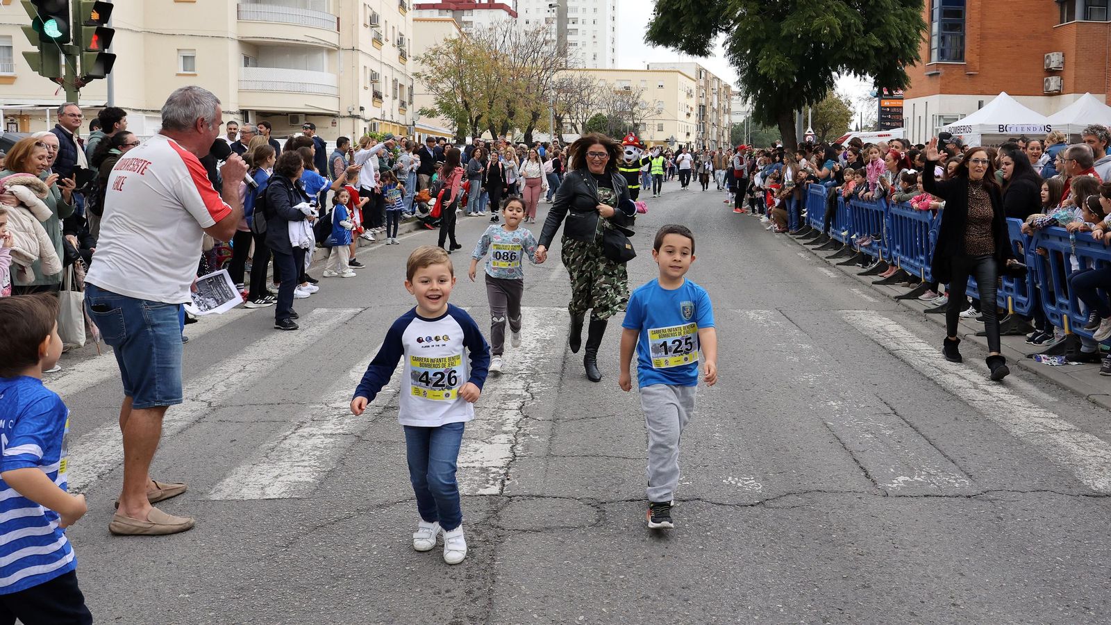 Búscate en la 4ª carrera infantil benéfica Bomberos de Jerez 2024