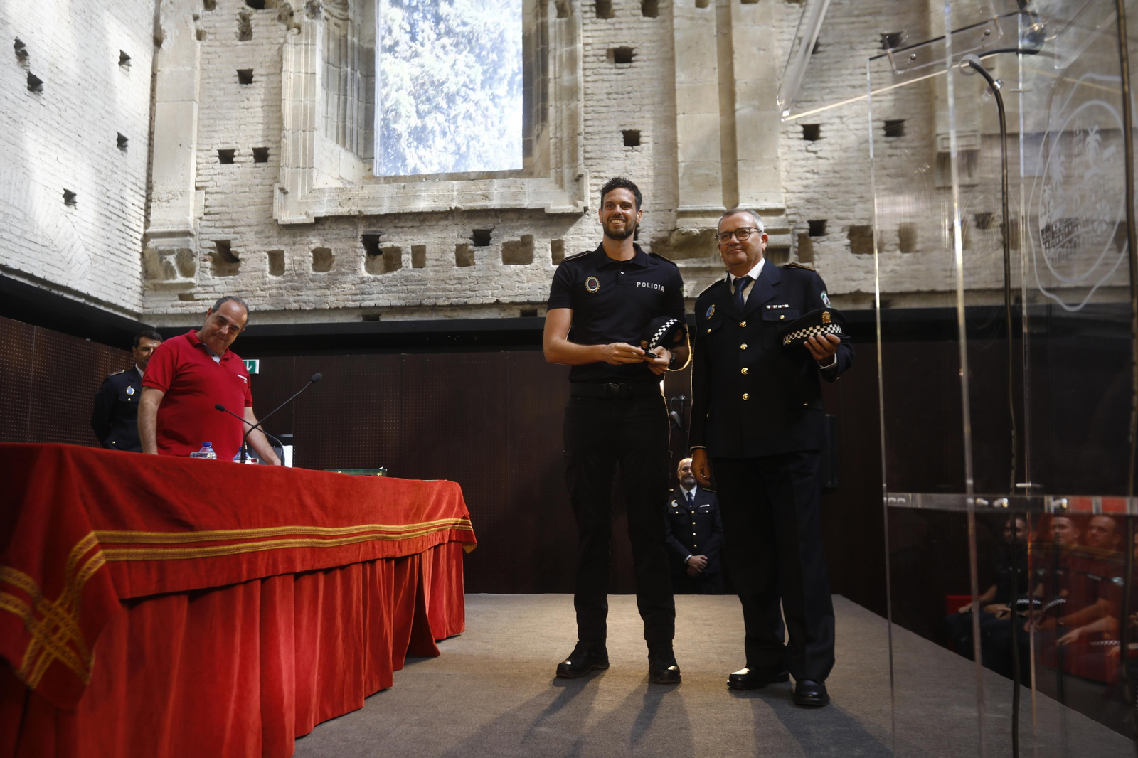La toma de posesión de 50 nuevos agentes de Policía Local en Córdoba, en imágenes