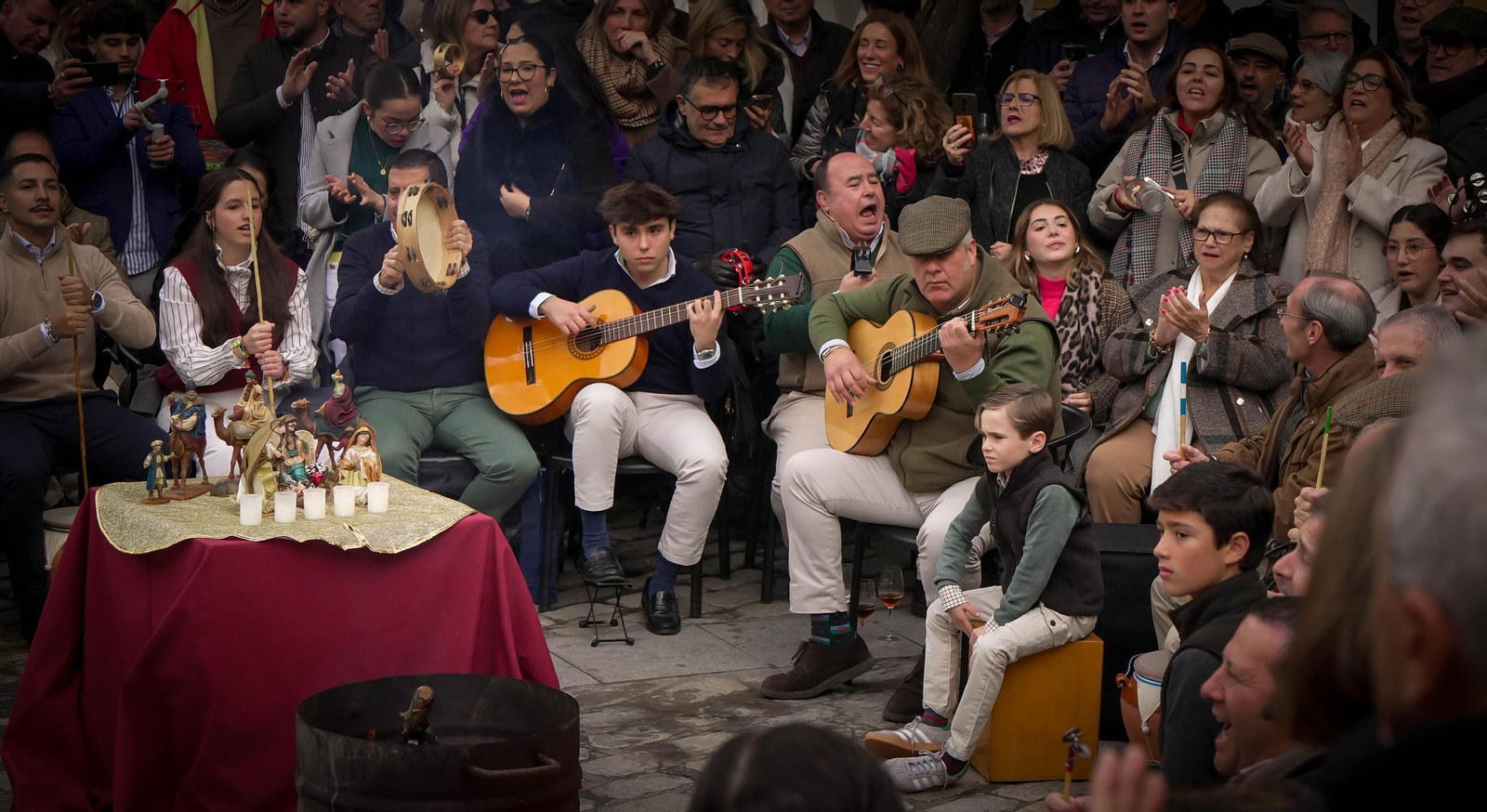 La zambomba mañanera de Jerez, en imágenes