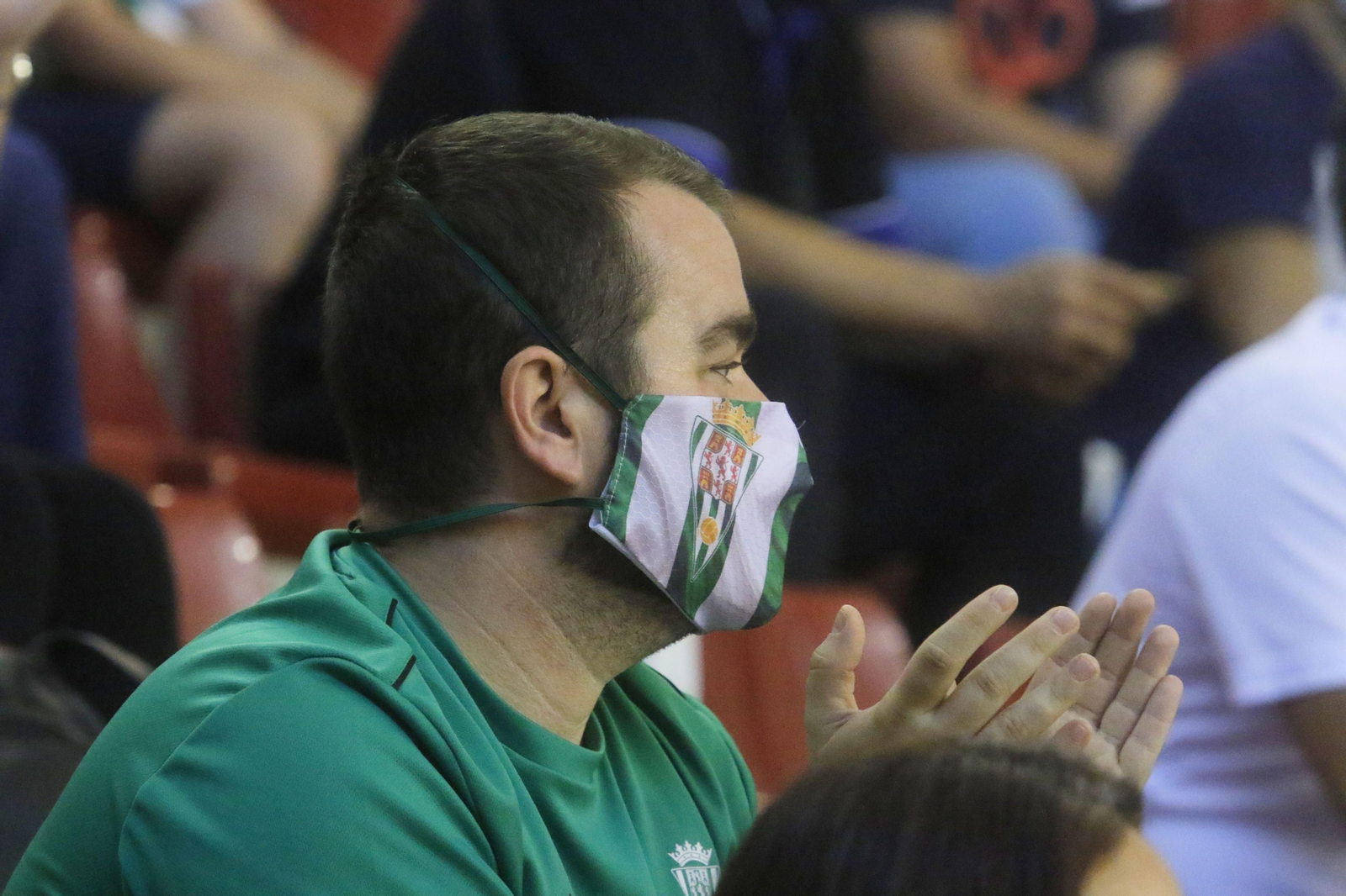 Las fotos del estreno liguero del Córdoba Futsal ante el Burela