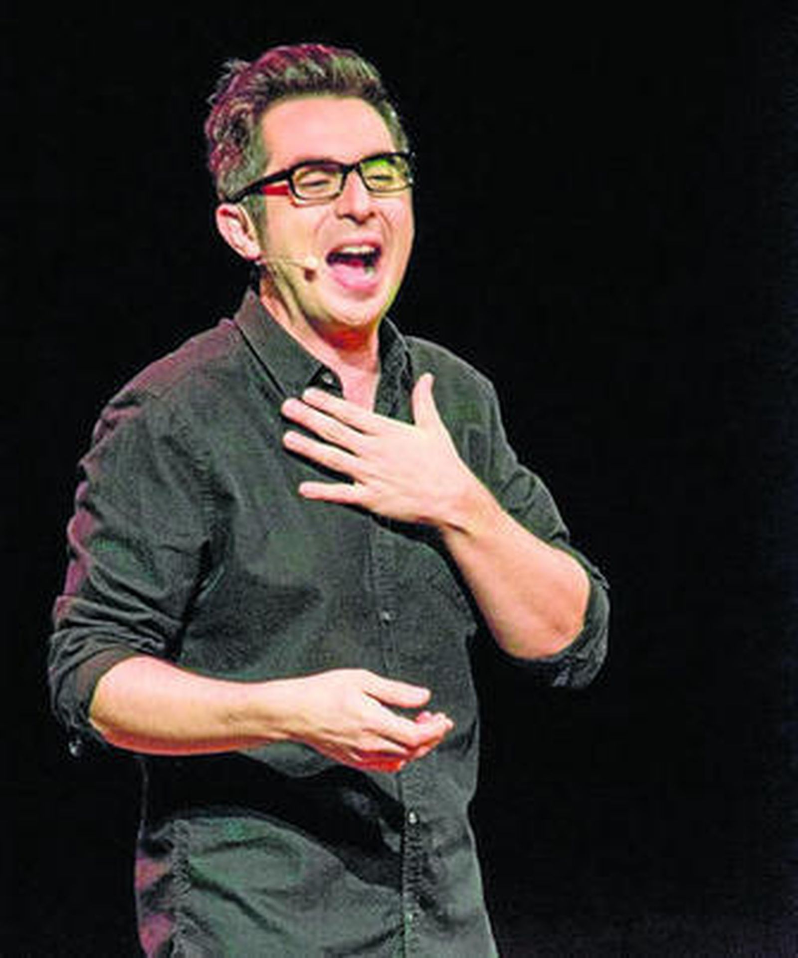 Berto Romero durante su actuación el viernes en Almería.