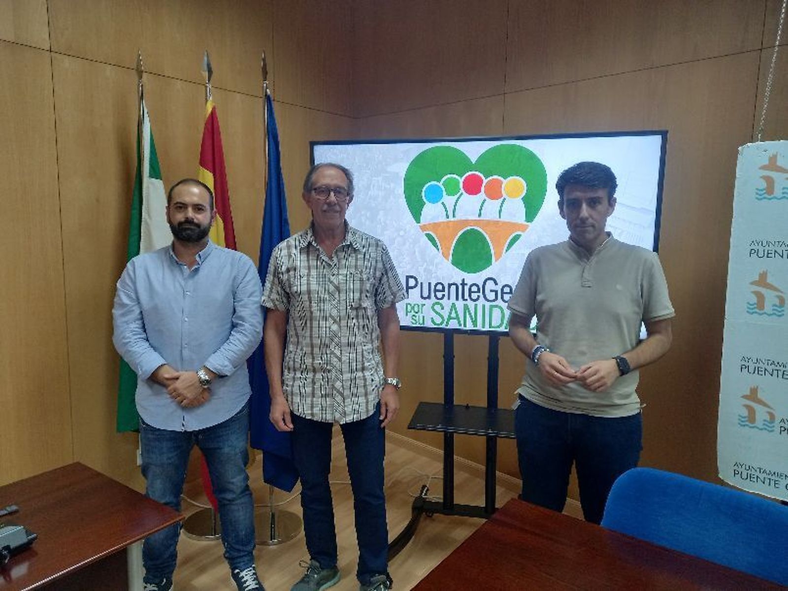 Miembros de Puente Genil por su Sanidad Pública denuncian los retrasos.