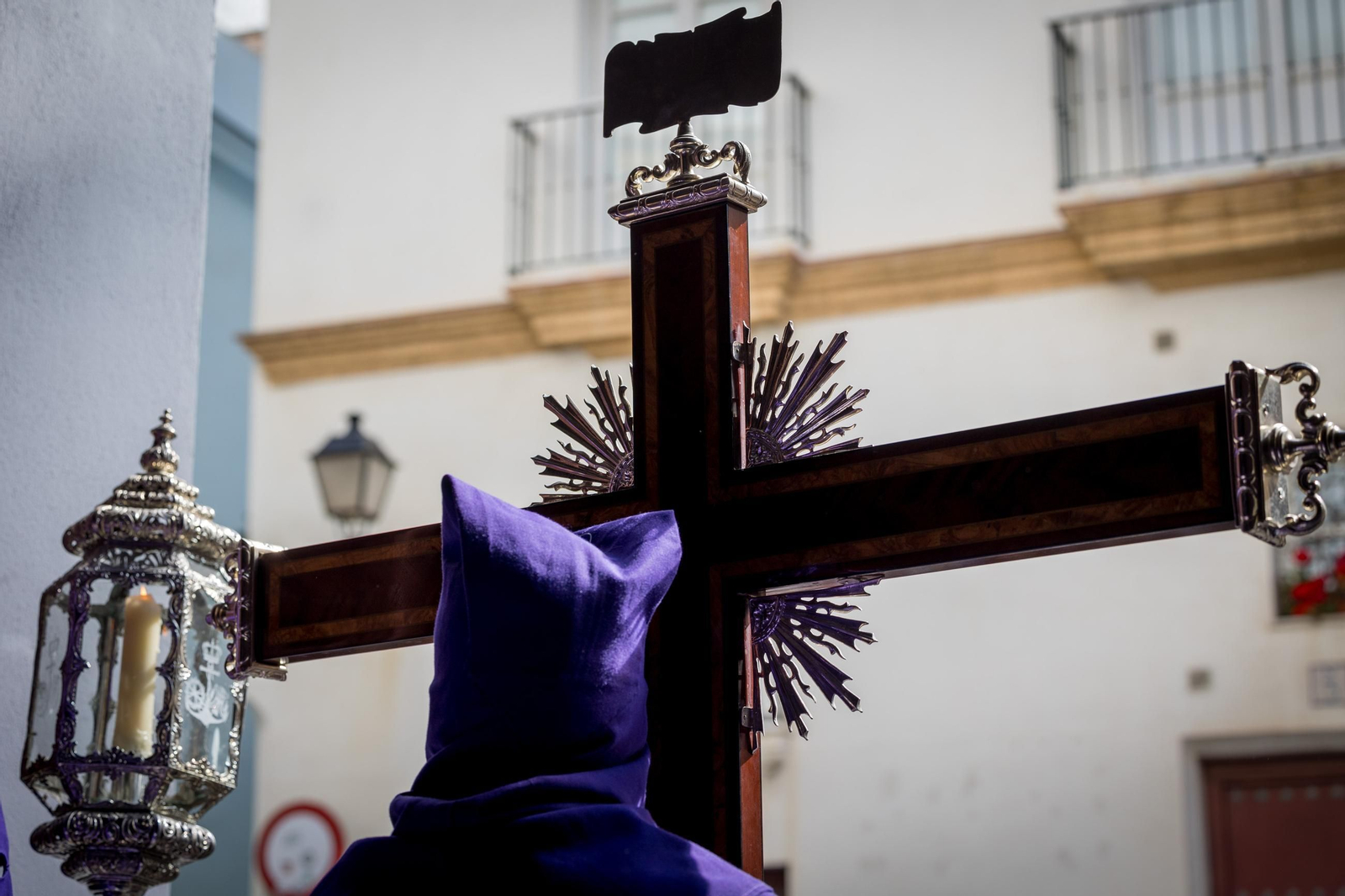 Imágenes de la salida de Cigarreras en la Semana Santa de Cádiz 2025