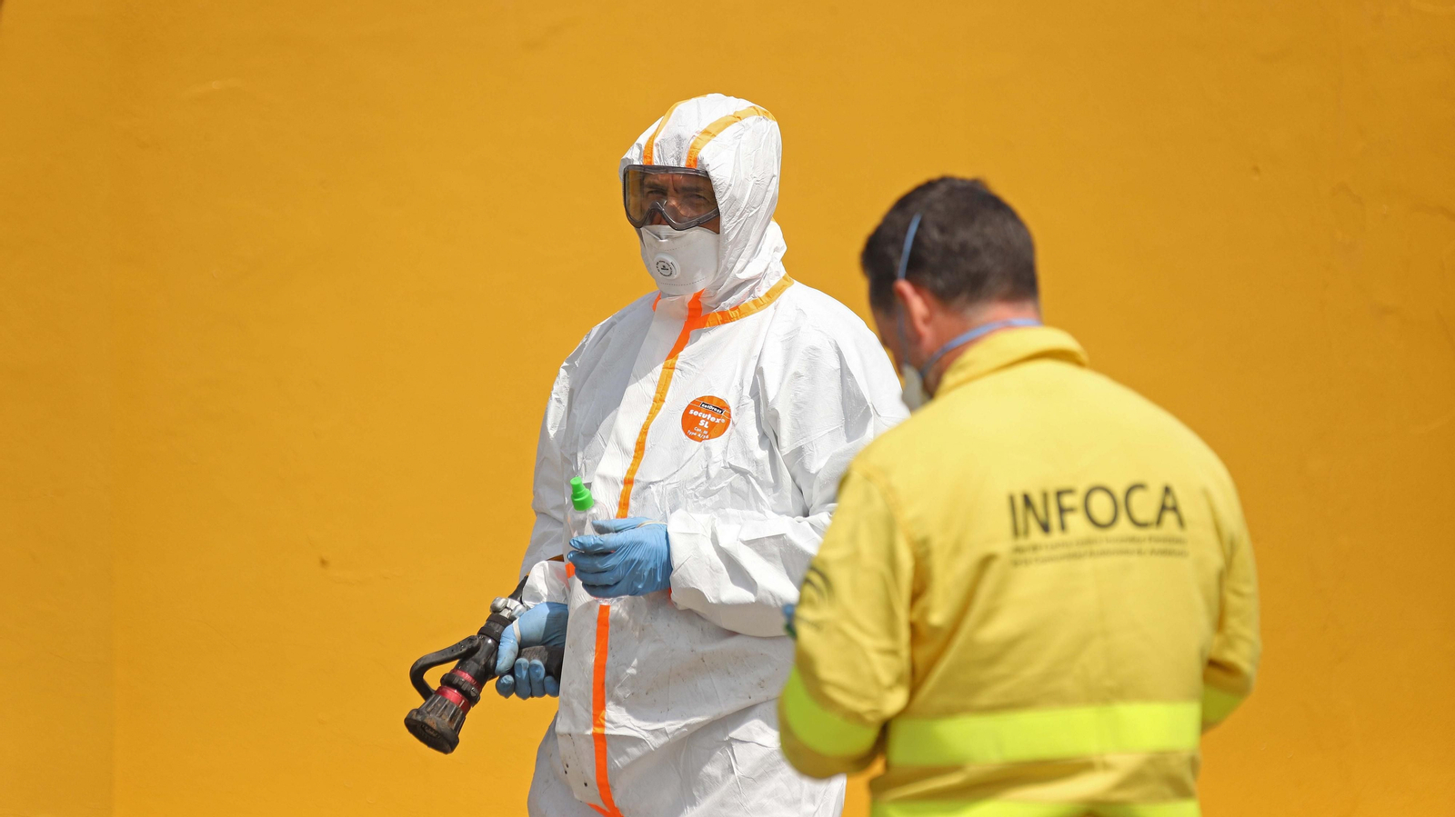 Tareas de desinfección del Infoca en Facinas