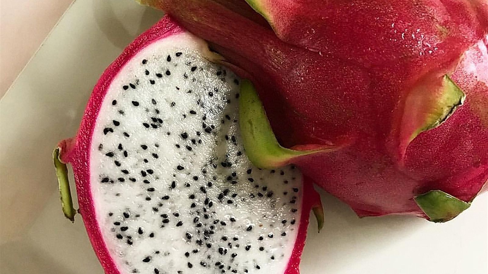 El espectacular aspecto que presenta la pitaya lista para su disfrute.