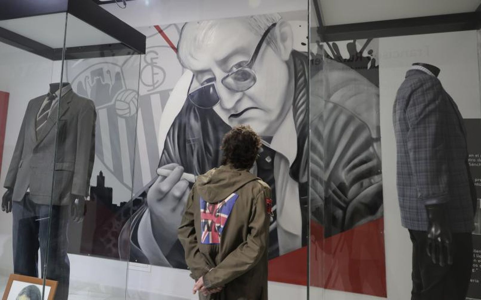 La exposición sobre Silvio en el antepalco del Sevilla.