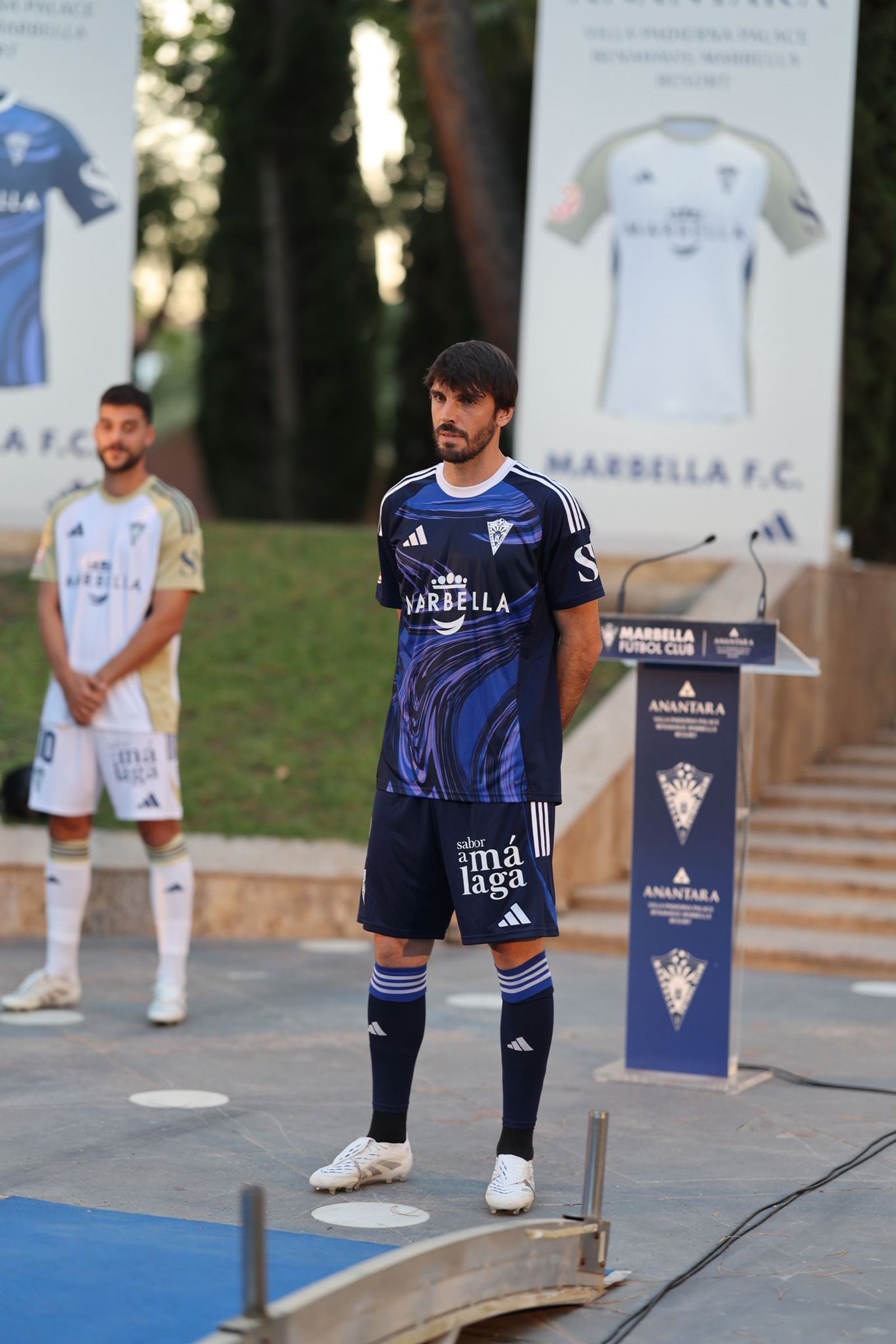 Así son las camisetas del Marbella FC 2025/2026