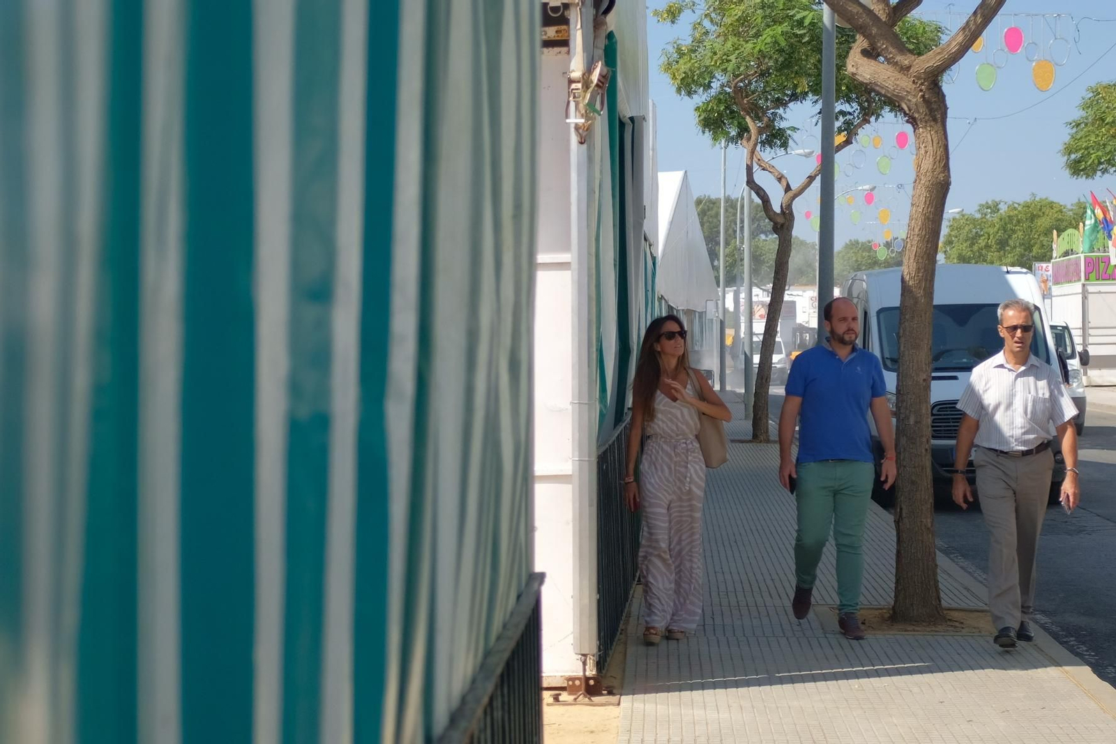 La alcaldesa, Natalia Santos, visita el recinto ferial