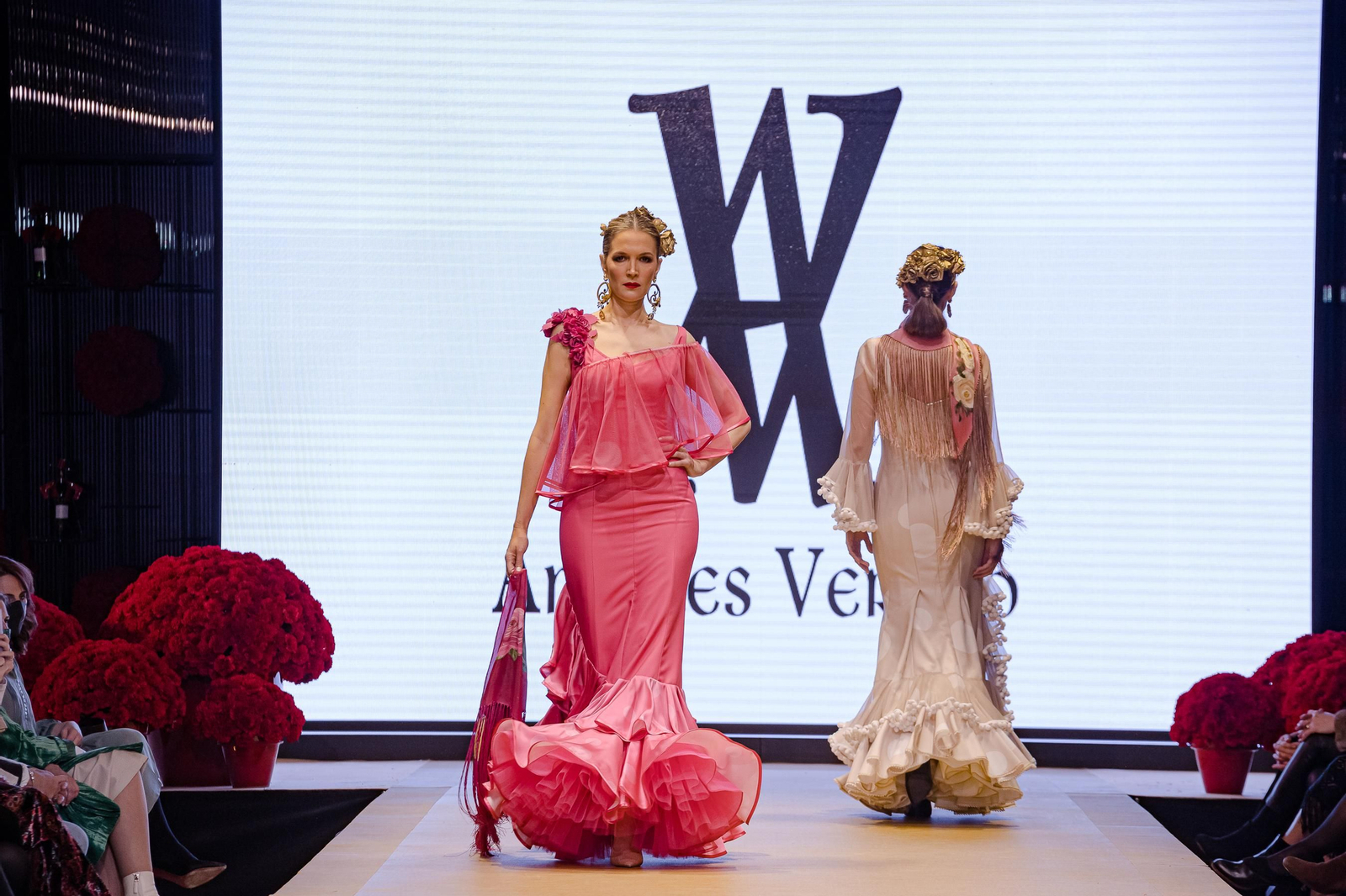 El desfile de Ángeles Verano en la Pasarela Flamenca de Jerez, todas las fotos