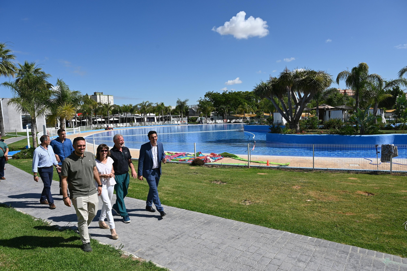 Un momento de la visita a las instalaciones de Arena Village.