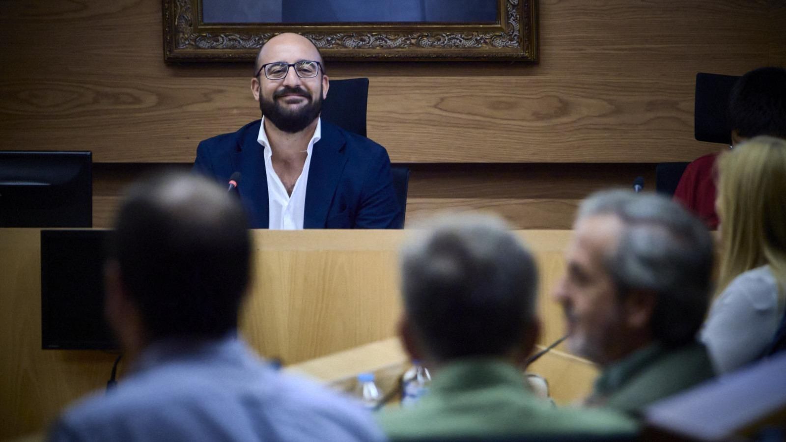 El alcalde cerró las intervenciones en varios de los puntos abordados en el Pleno. El alcalde cerró las intervenciones en varios de los puntos abordados en el Pleno.