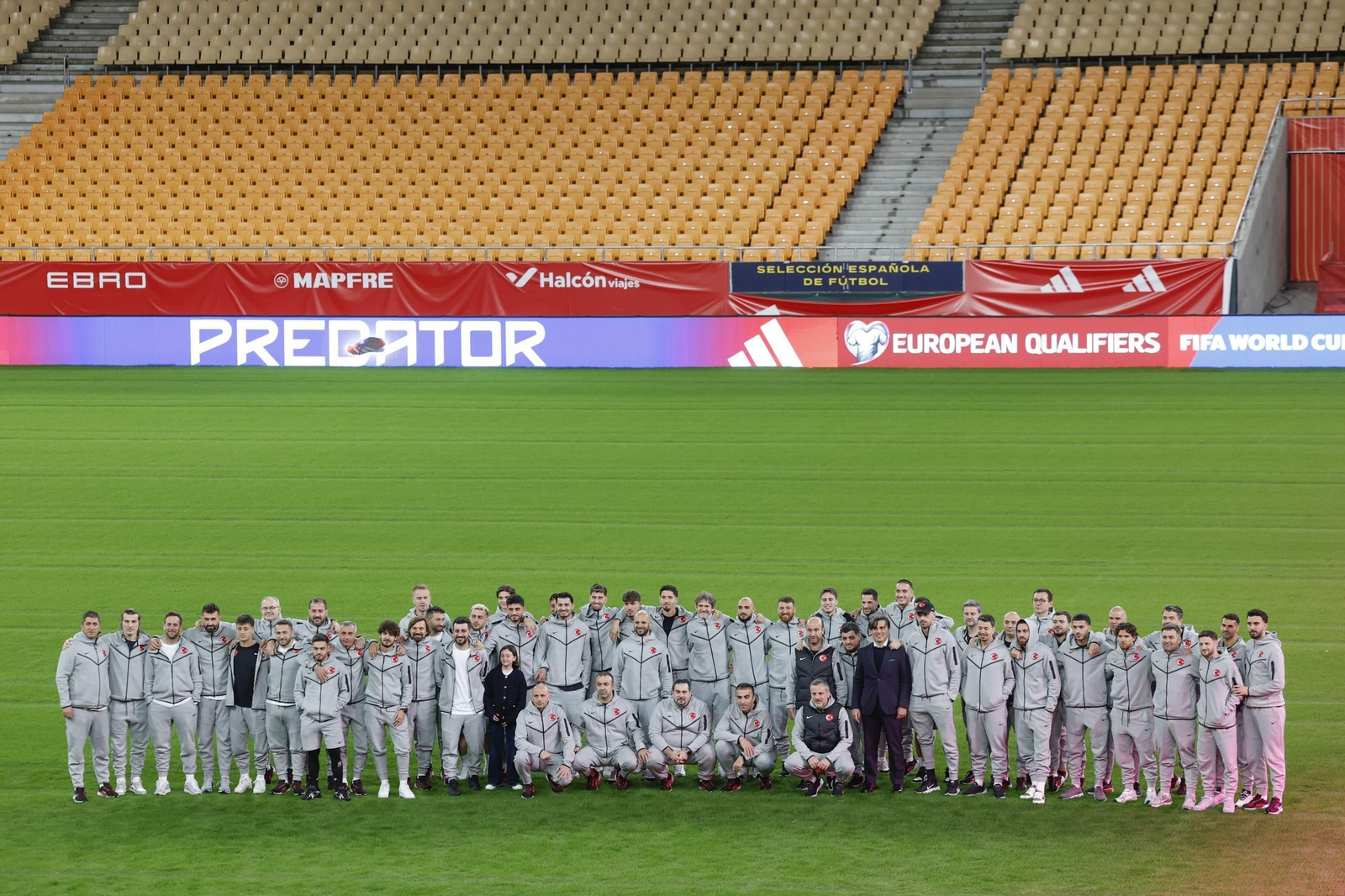 La selección de Turquía, en Sevilla (12).jpg