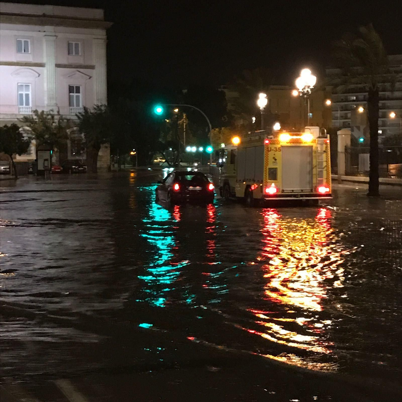 Los efectos del aguacero en Cádiz