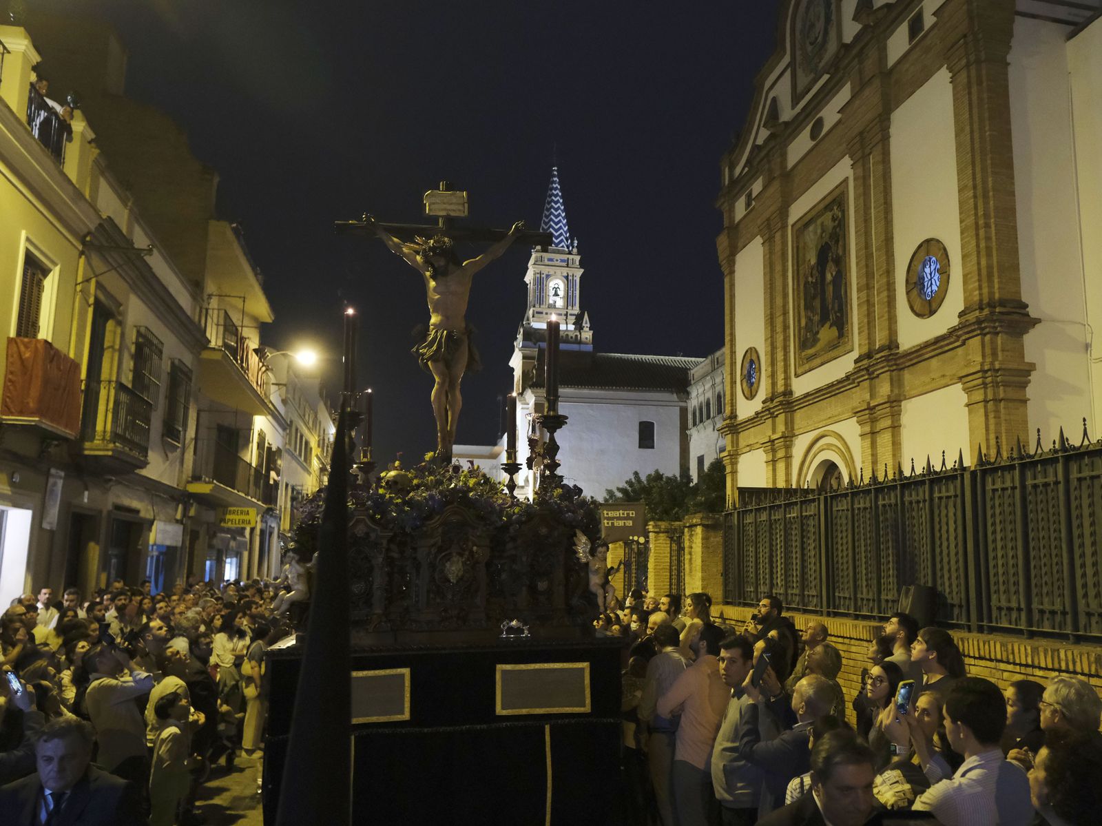 Las imágenes de la Hdad. de Pasión y Muerte (Triana) en la Semana Santa de Sevilla 2024