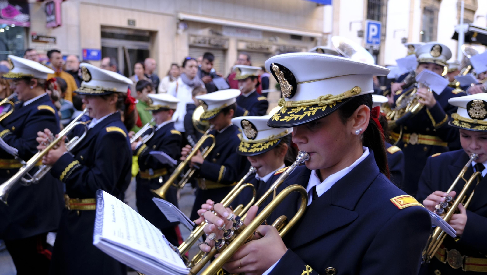 Coronación desaría al viento en su estación de Penitencia