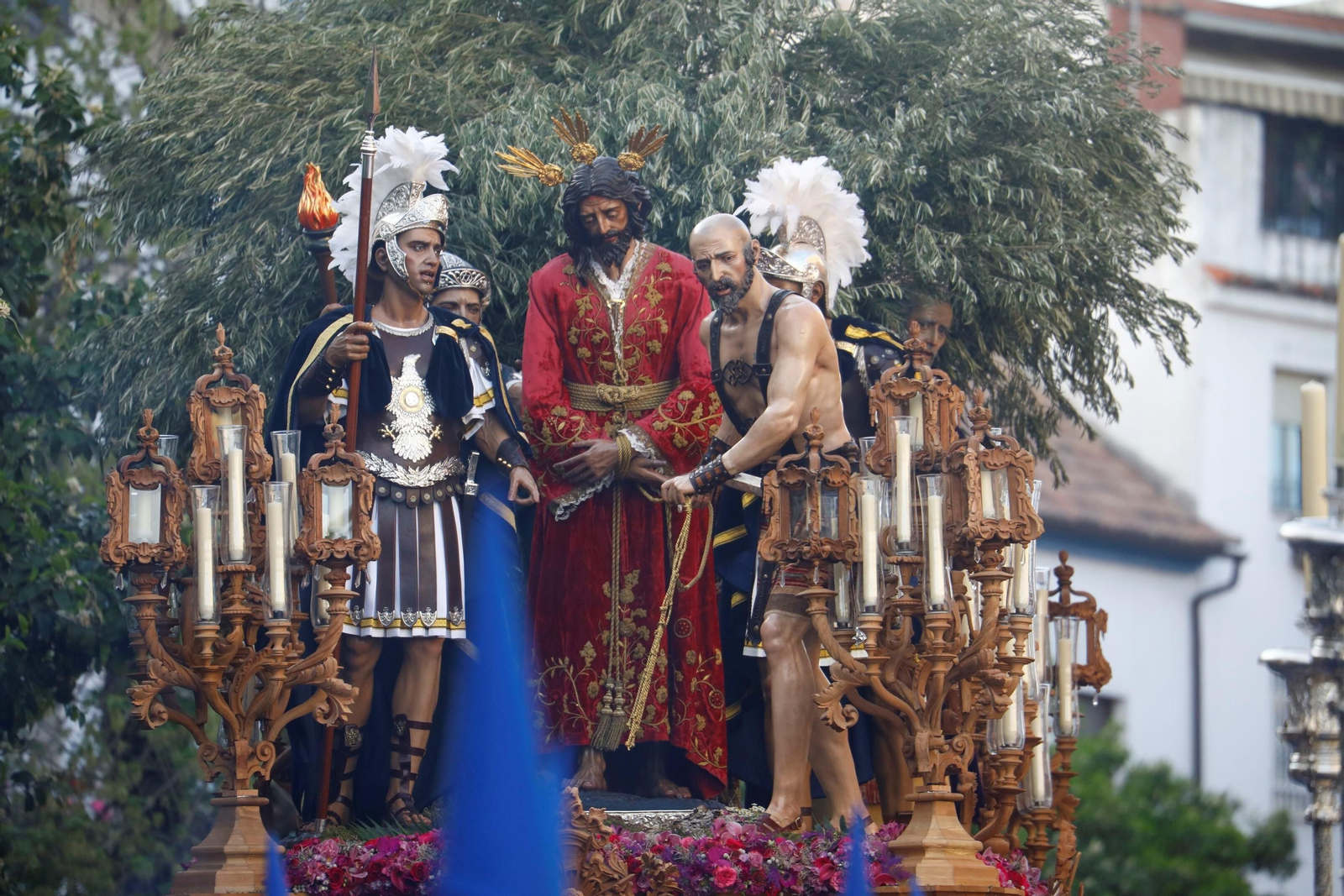 Martes Santo en Córdoba: la procesión del Prendimiento, en imágenes