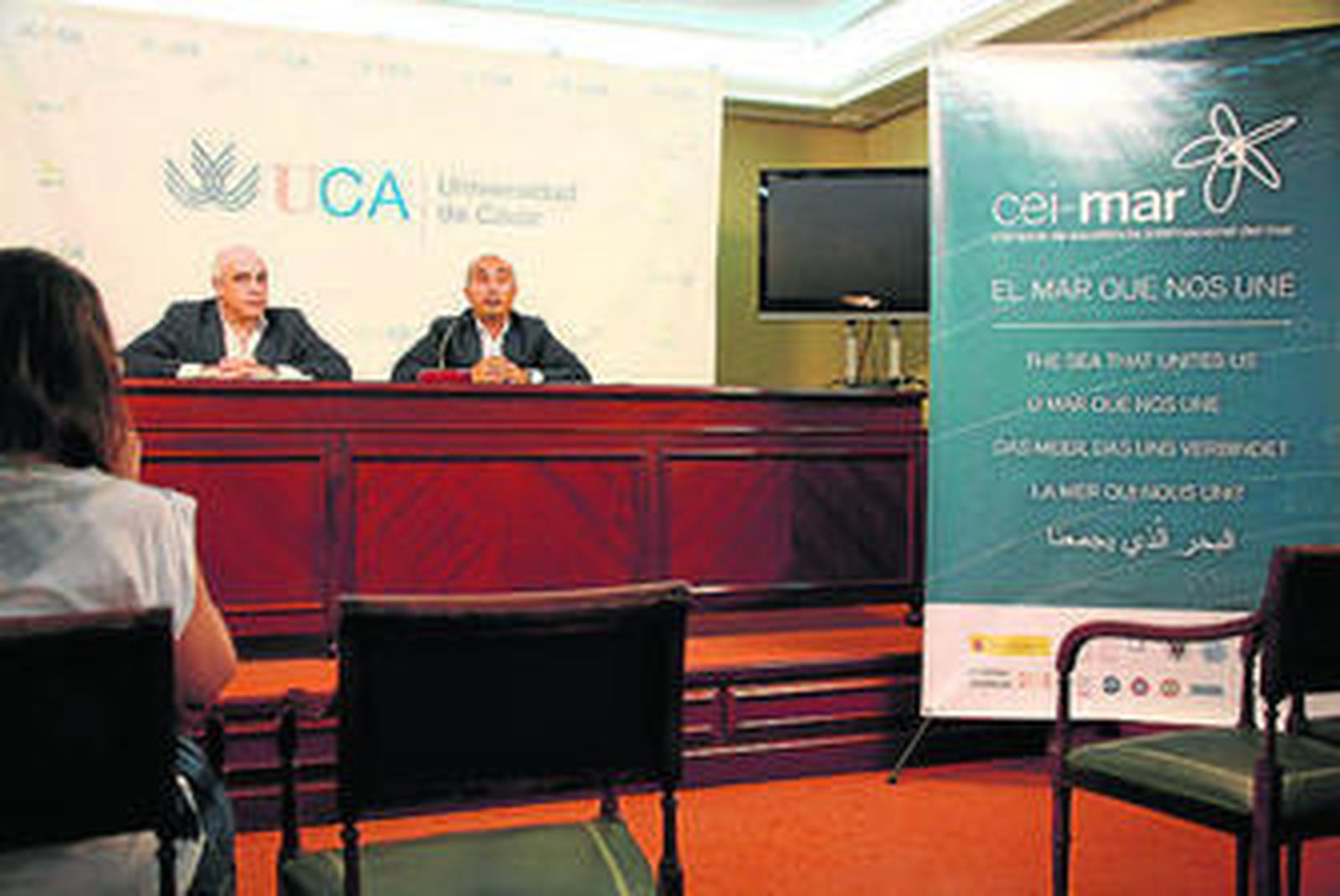 Fidel Echevarría y Javier Benavente, ayer, en la presentación del Campus.