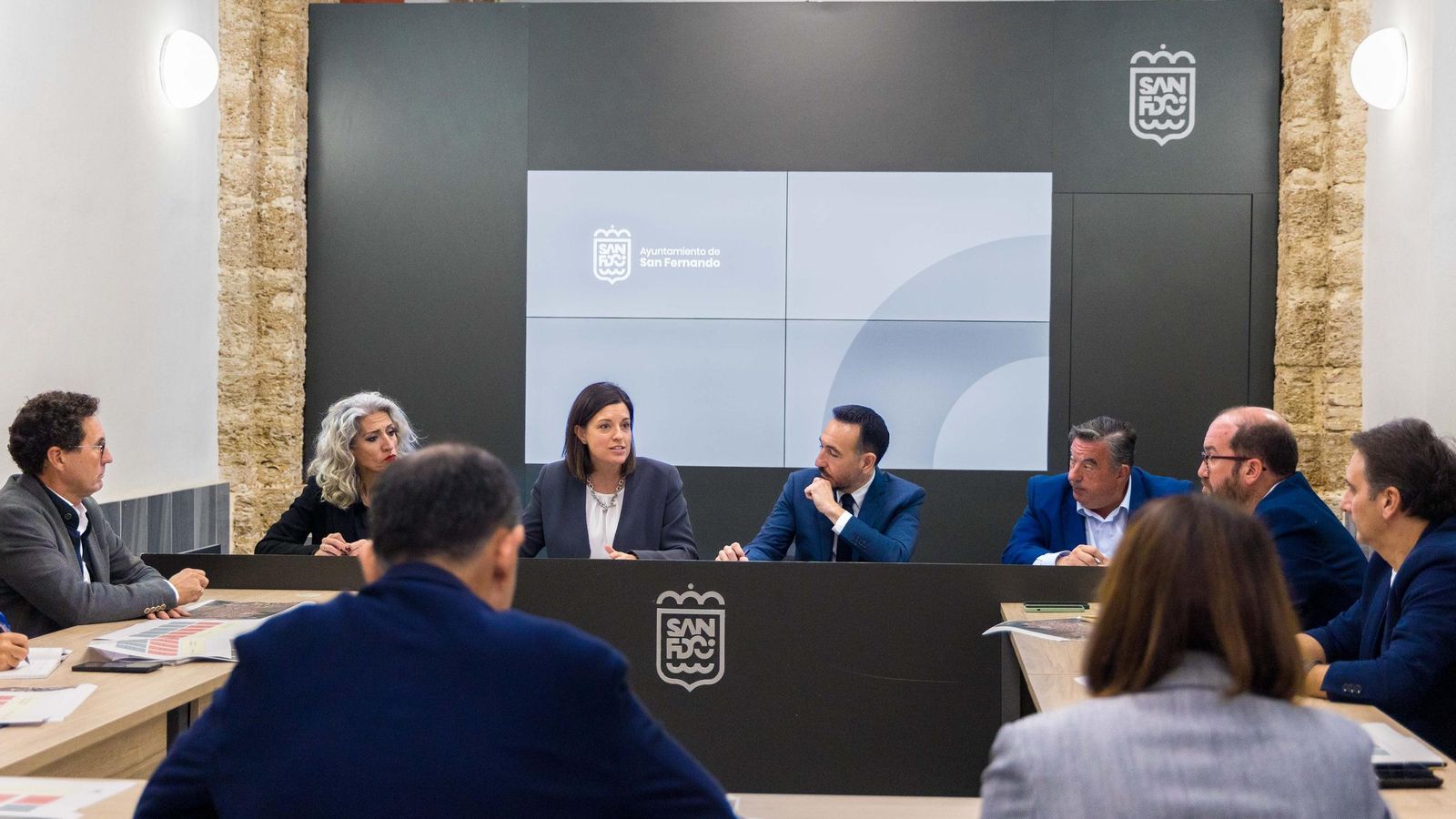 Reunión mantenida en el Ayuntamiento de San Fernando tras las inundaciones registradas en octubre en la ciudad Reunión mantenida en el Ayuntamiento de San Fernando tras las inundaciones registradas en octubre en la ciudad