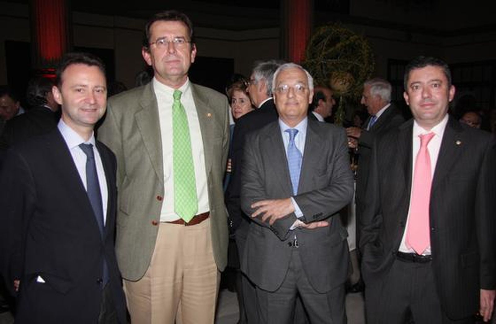 El abogado Ricardo Astorga; Rafael Ferraro, gerente de la Universidad de Sevilla; Alfonso Pérez de los Santos, socio de Dopp Consultores, y Luis Enrique Flores, secretario del Ayuntamiento de Sevilla.