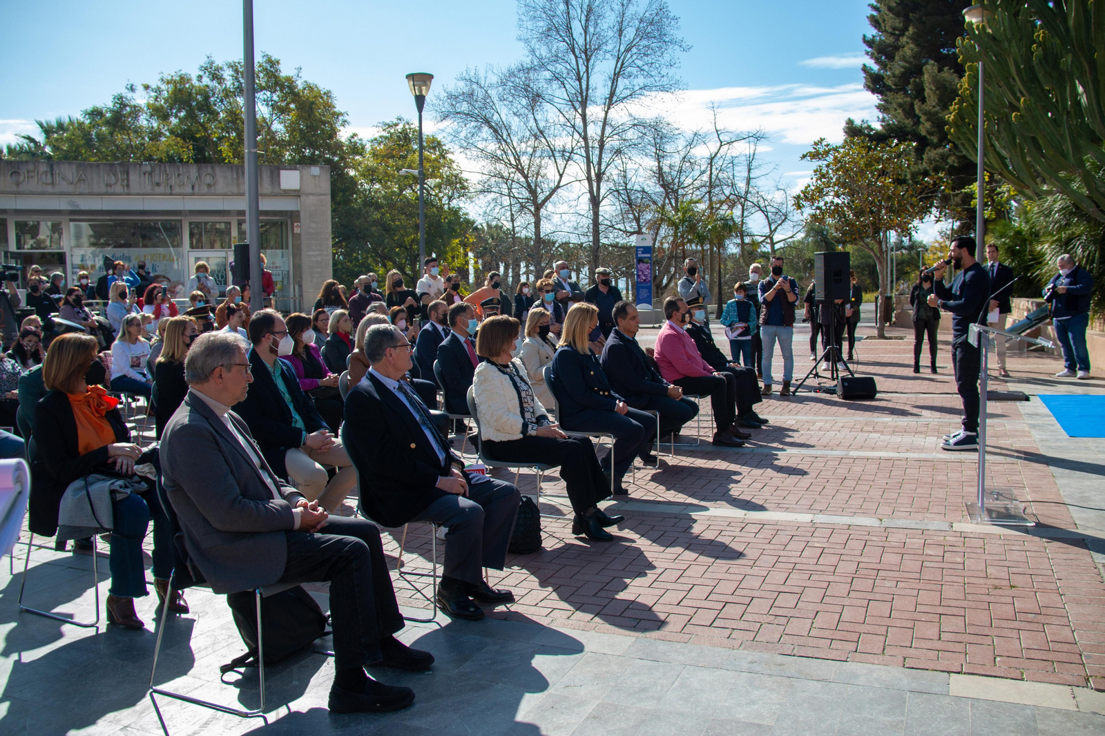 Motril realiza un homenaje para recordar a María Teresa, la joven desaparecida en 2000, y a personas desaparecidas en todo el país