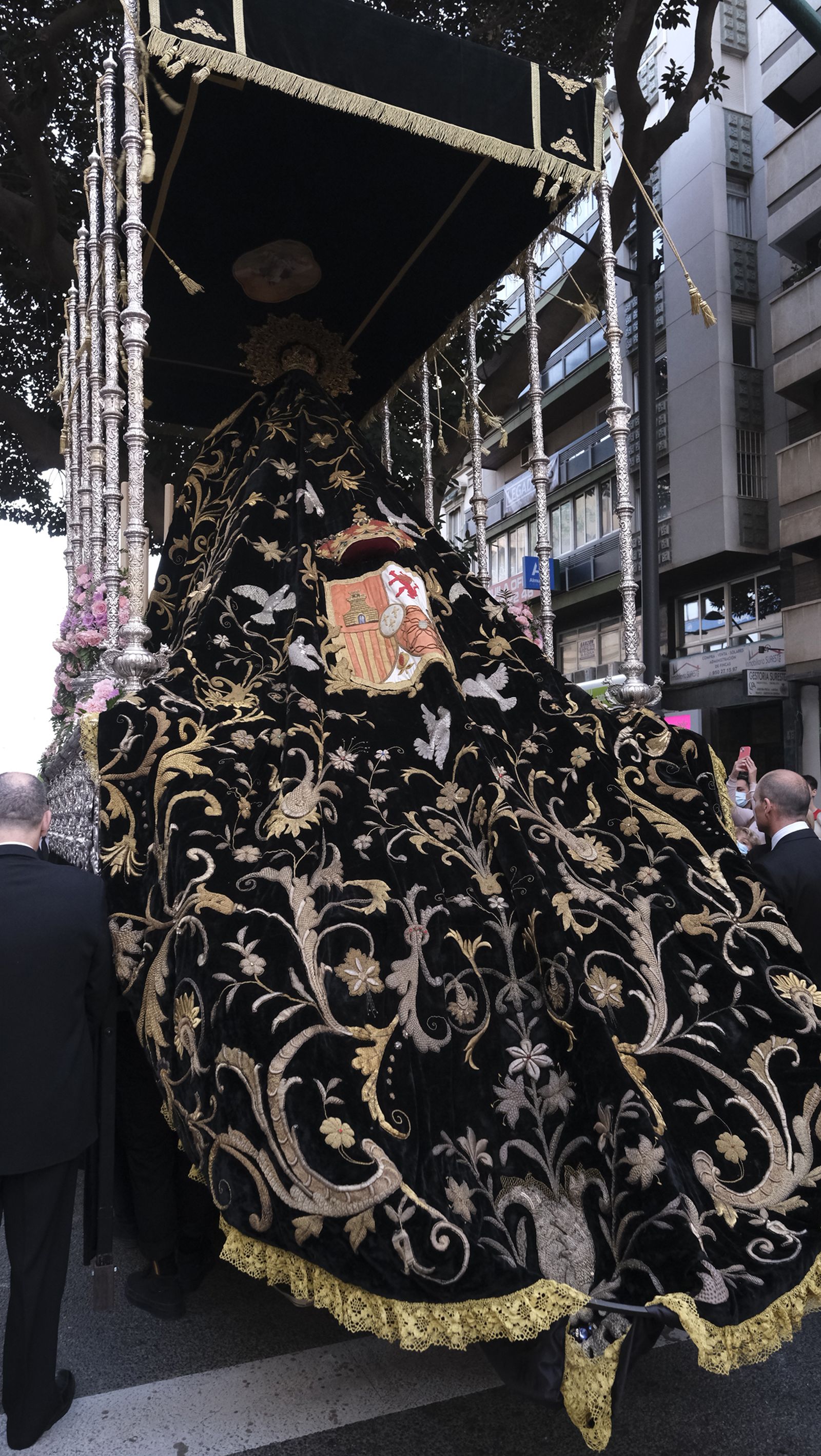 Procesión del Santo Entierro en Almería, en imágenes.