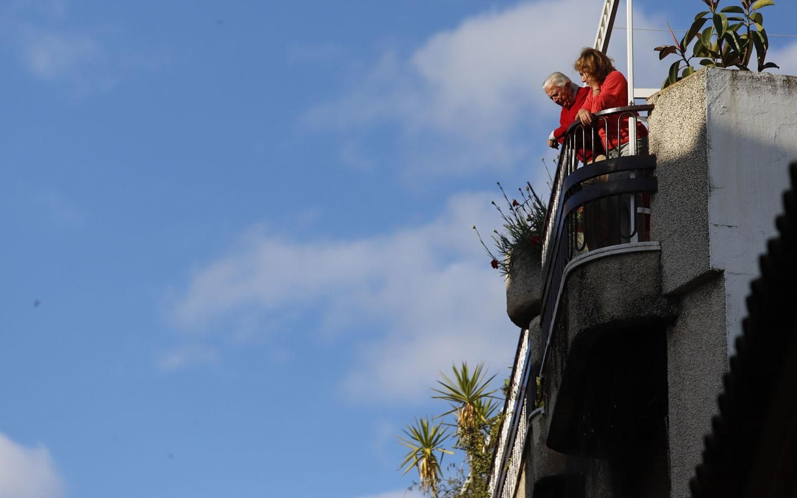 La Hermandad de la Buena Muerte procesiona por las calles de Huelva