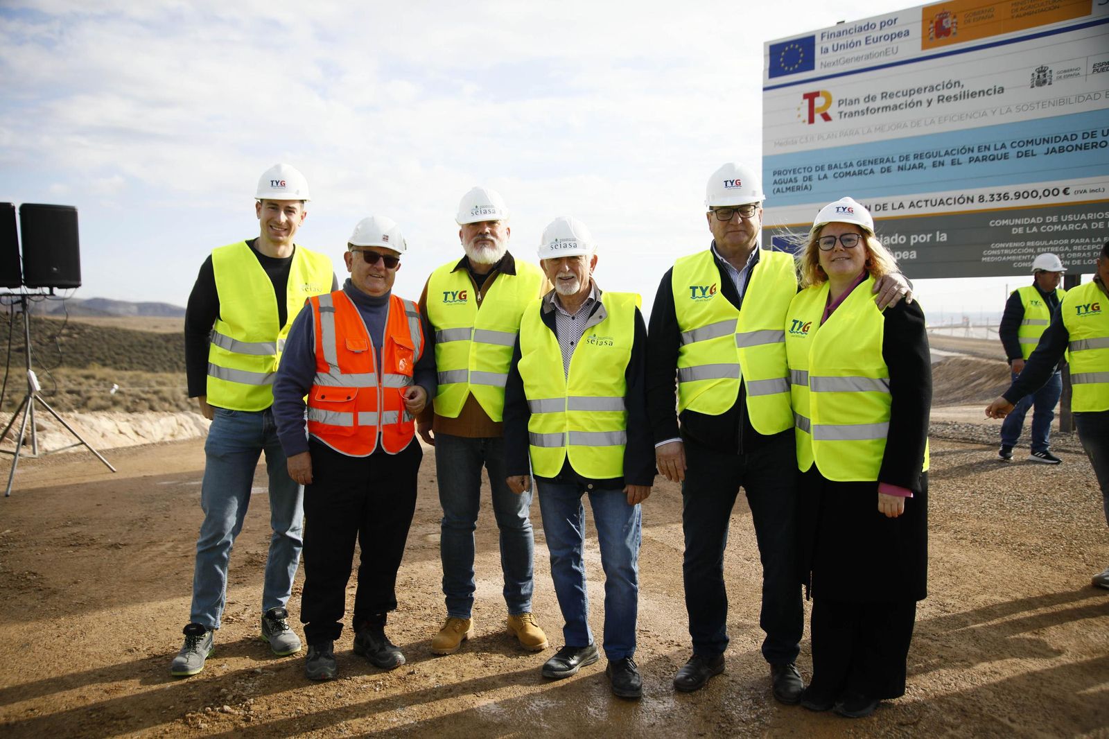 María Jesús Montero visita las obras de la balsa general de regulación de la Comarca de Usuarios Aguas de Níjar, en imágenes
