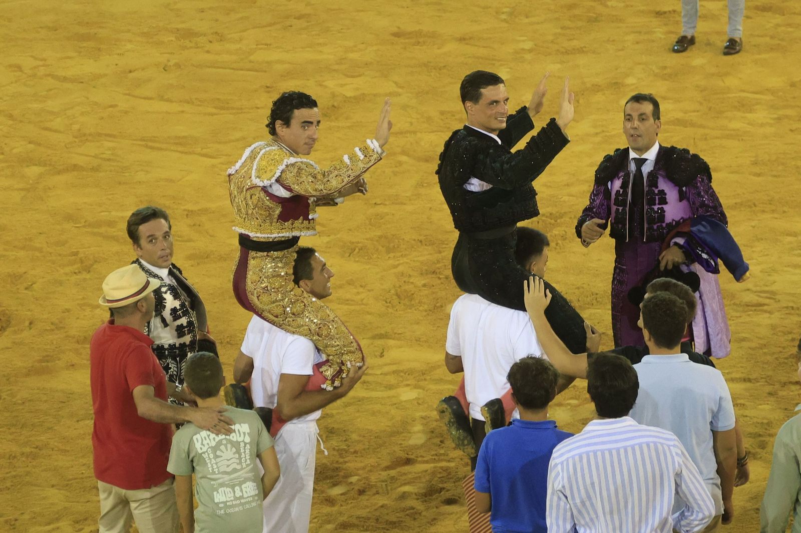 Fotos de la corrida de toros de la Feria de San Roque con David Galván, Román y Joaquín Galdós