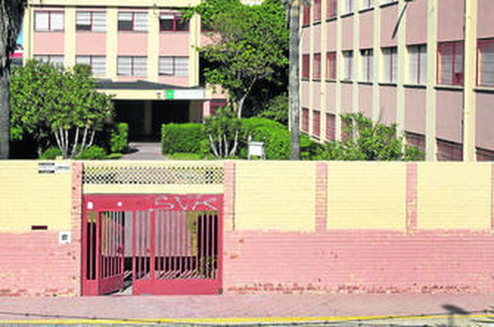 El IES Fuerte de Cortadura (en la imagen) y el colegio La Inmaculada se han visto afectados por este incidente.