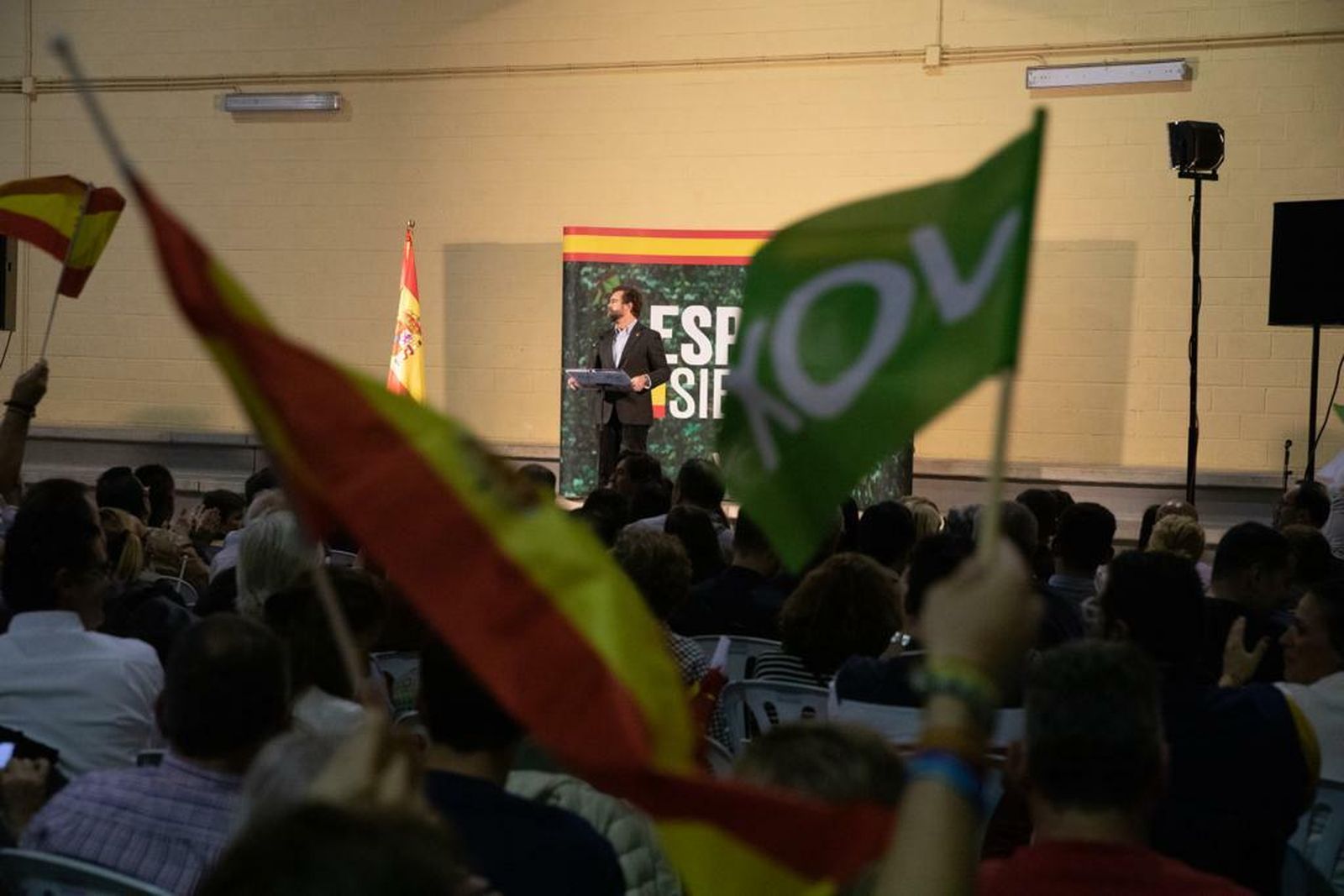 Iván Espinosa de los Monteros durante el mitin en Corrales.