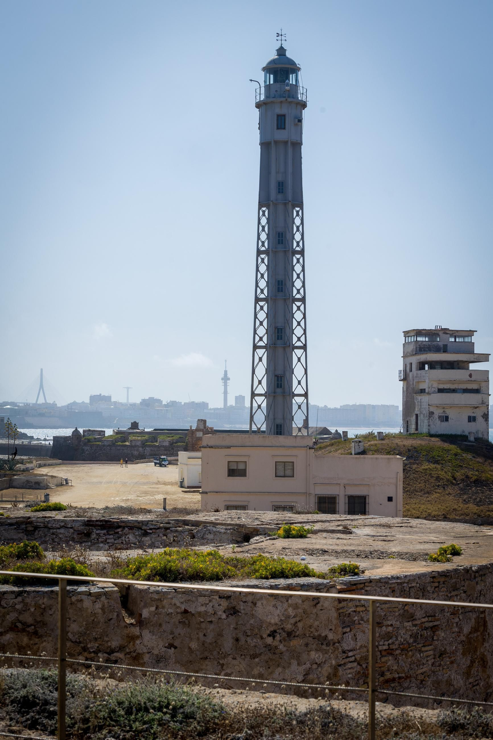 Imágenes del estado del castillo de San Sebastián de Cádiz