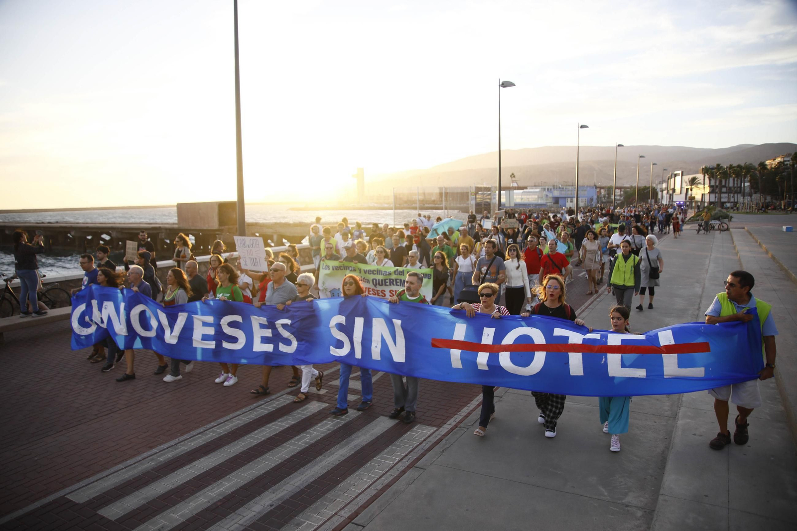 La manifestación "Genoveses sin hotel", en imágenes