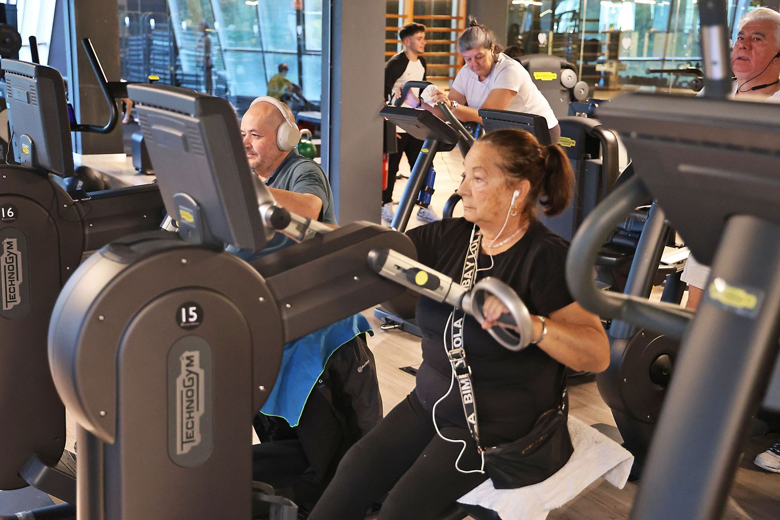 Las fotos de la vuelta al gimnasio en Huelva: El O2 se llena con los propósitos de enero