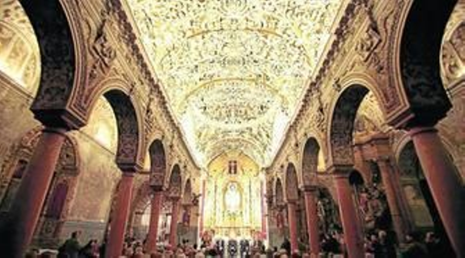 La iglesia de Santa María la Blanca el día que se reabrió al culto tras casi tres años cerrada por obras.