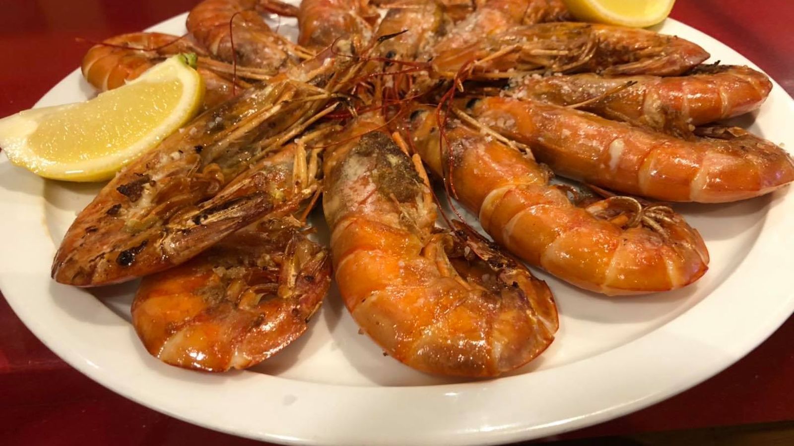 Gambones a la plancha en La Monumental.