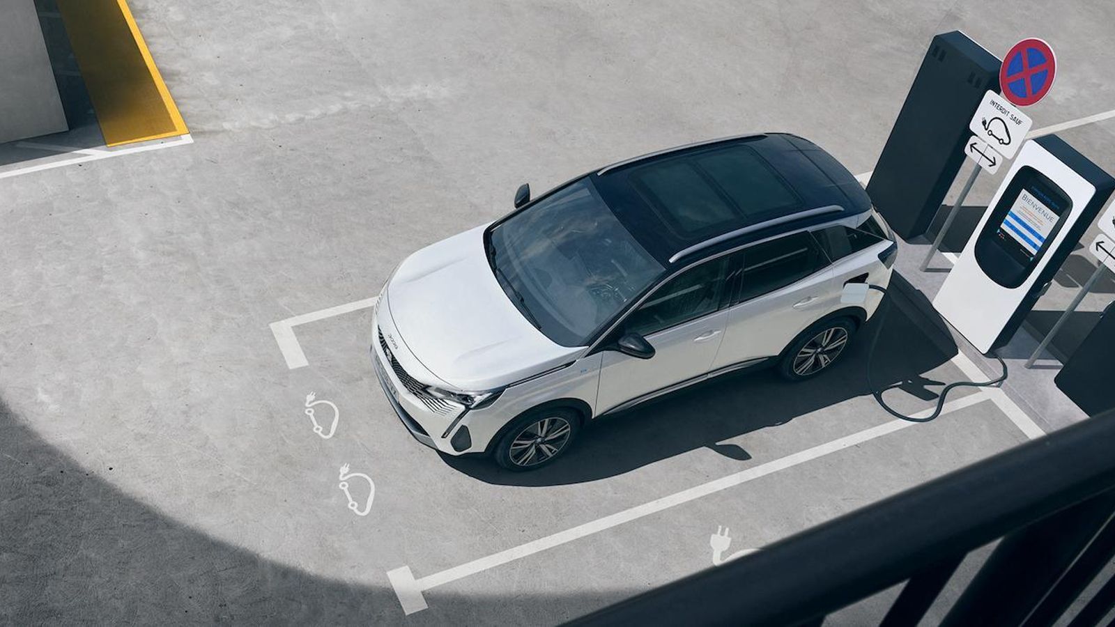 Poder apoyar el acondicionamiento de la temperatura del habitáculo durante la carga reduce el consumo de electricidad en movimiento.