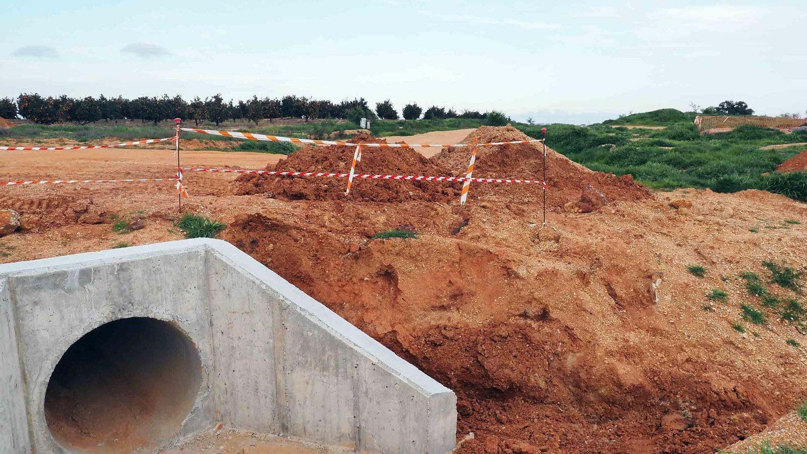 Estado actual de las obras próximas al Chare de Lepe. Estado actual de las obras próximas al Chare de Lepe.