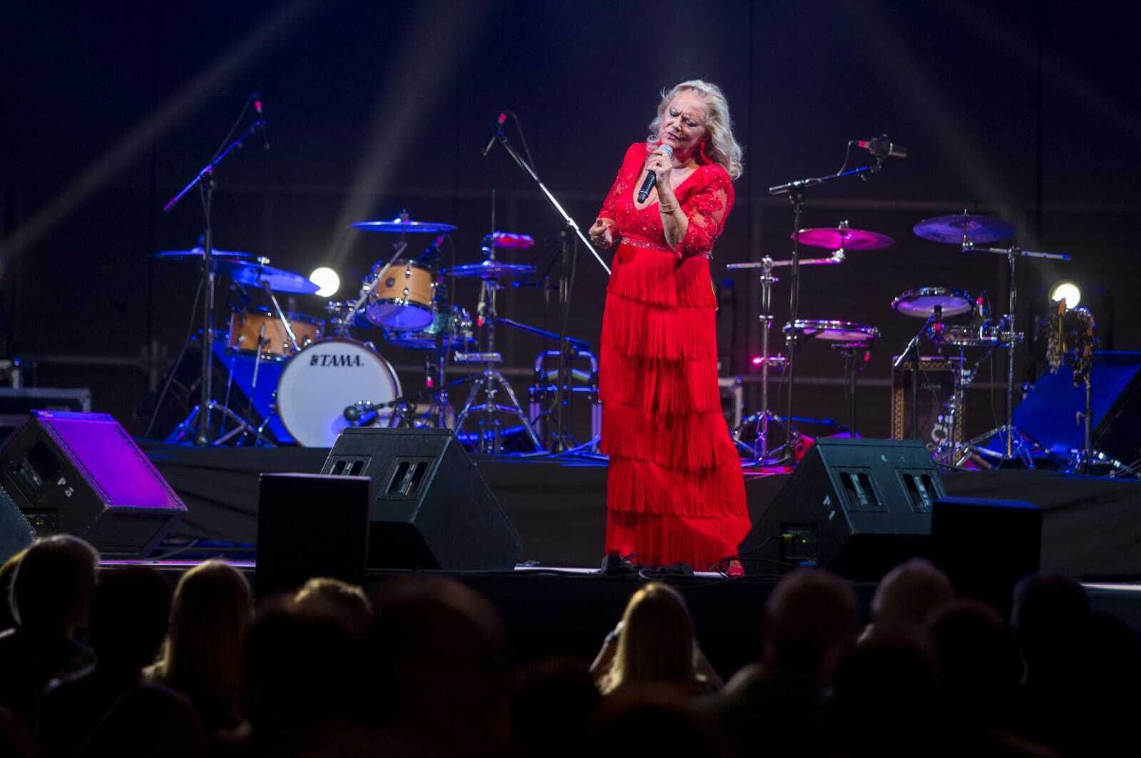 La artista onubense Blanca Villa, durante su actuación.