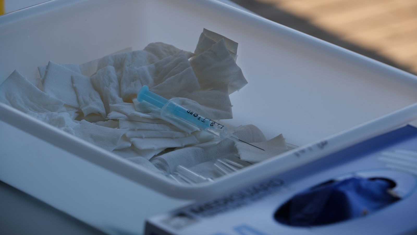 Fotogalería vacunación COVID-19 en el Palacio de los Juegos Mediterráneos. Almería