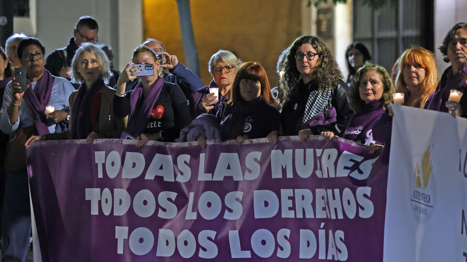 Imágenes de la manifestación del 25N 2024 en Jerez