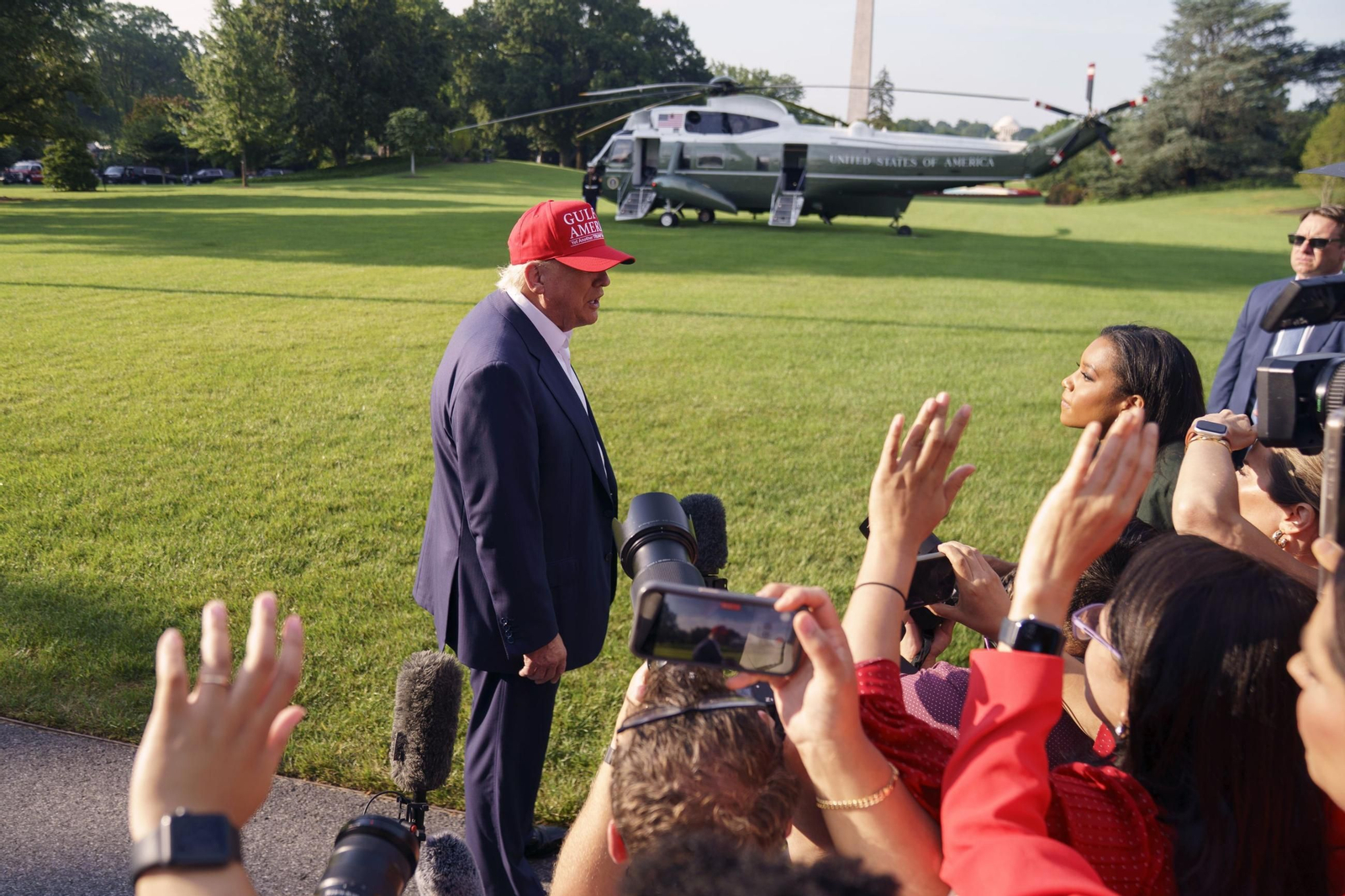El presidente de Estados Unidos, Donald Trump, parte para Florida para visita el Alligator Alcatraz.