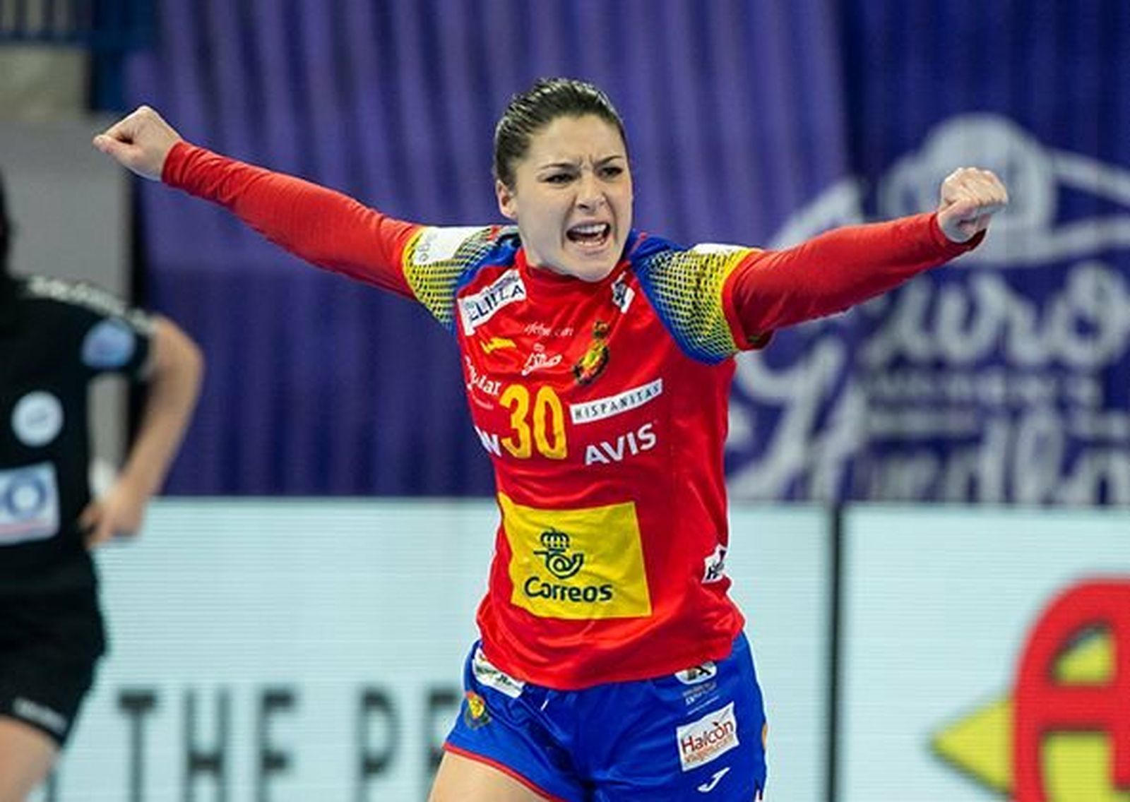 Sole López, celebrando un gol en el partido de vuelta en Islandia.