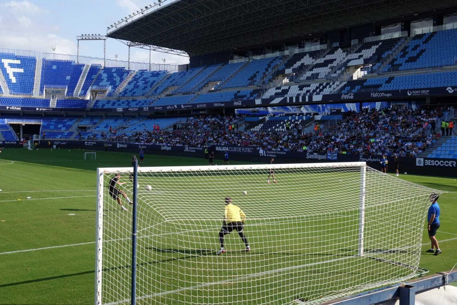 Galería de imágenes: El Málaga CF se da un bañito de masas