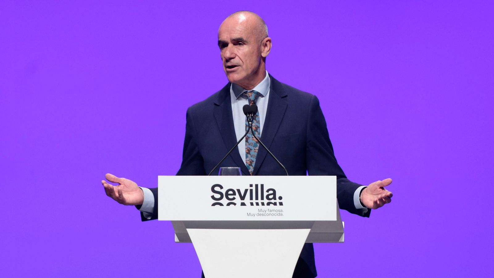 El alcalde en funciones, Antonio Muñoz, durante su discurso.