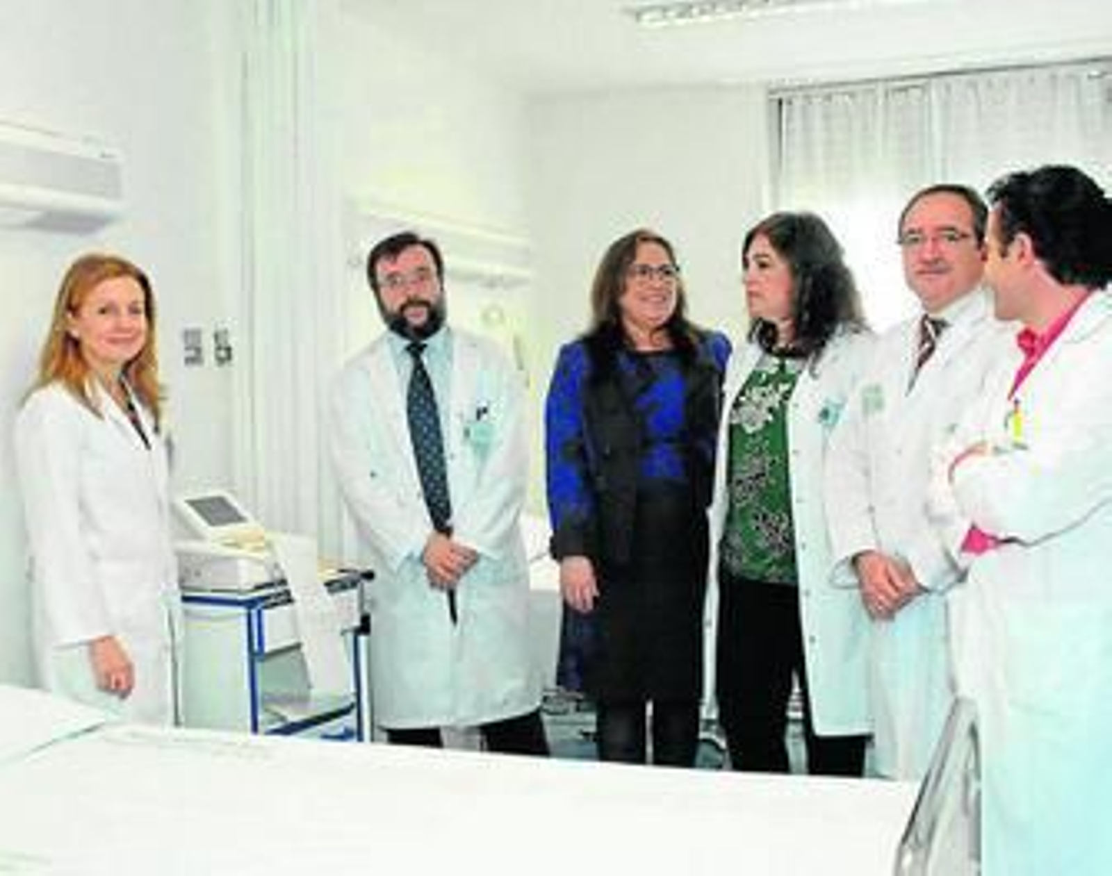 Marina Álvarez, Antonio de la Torre, María de los Ángeles Luna, Pilar Pedraza y José Eduardo Arjona, en el hospital.