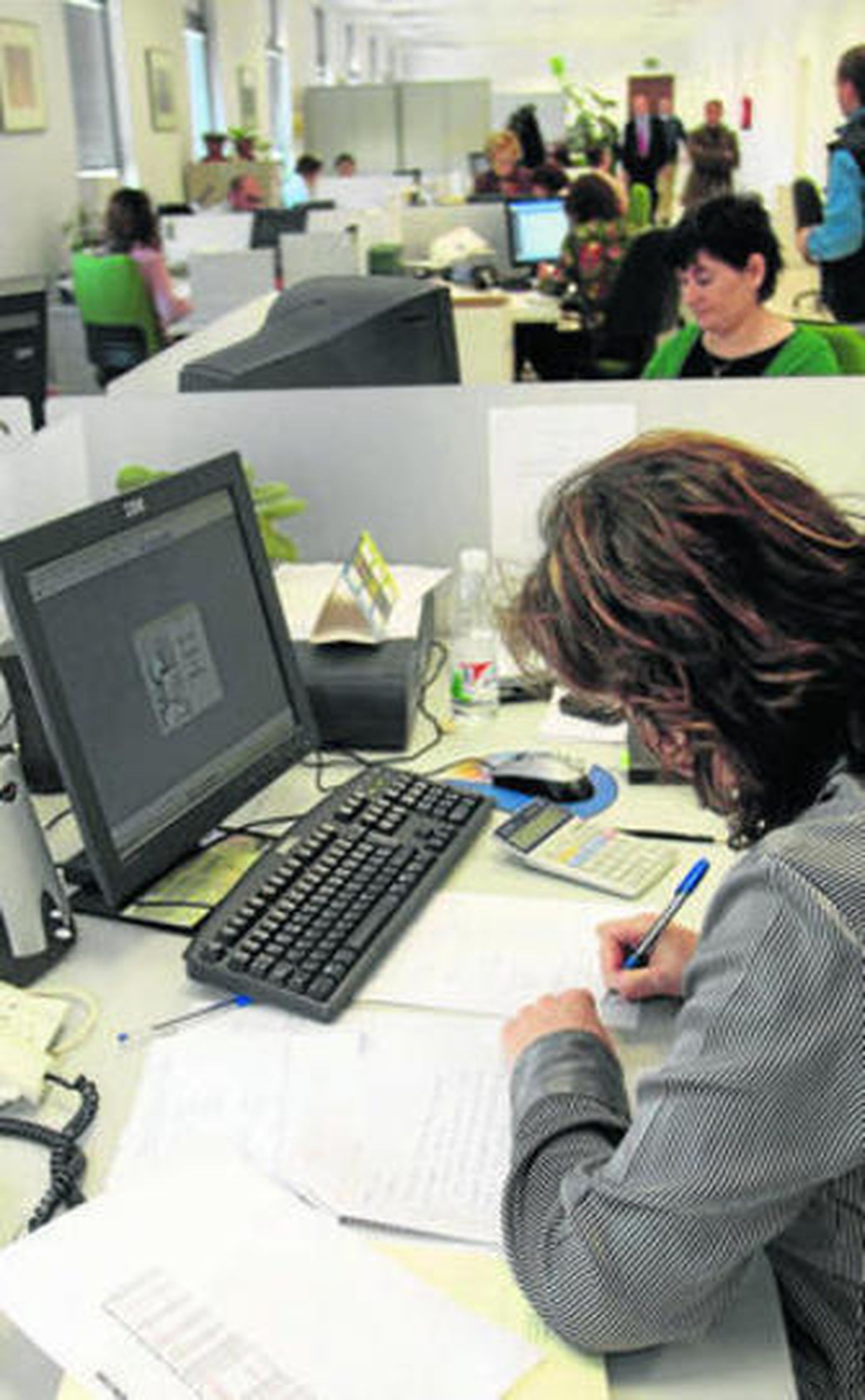 IU considera más necesarios operarios y subalternos.