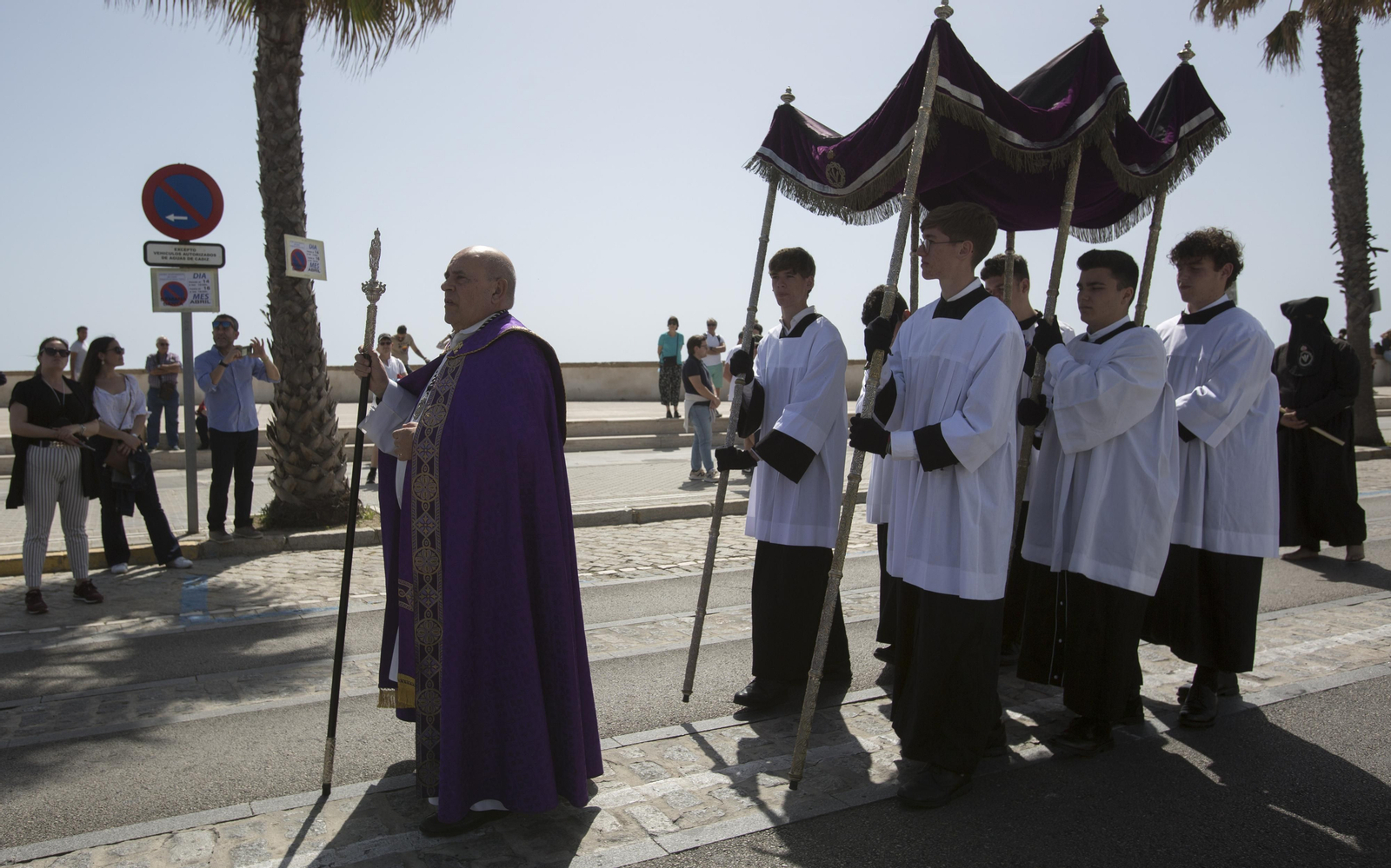Las imágenes de la cofradía del Santo entierro en la Semana Santa de Cádiz 2022