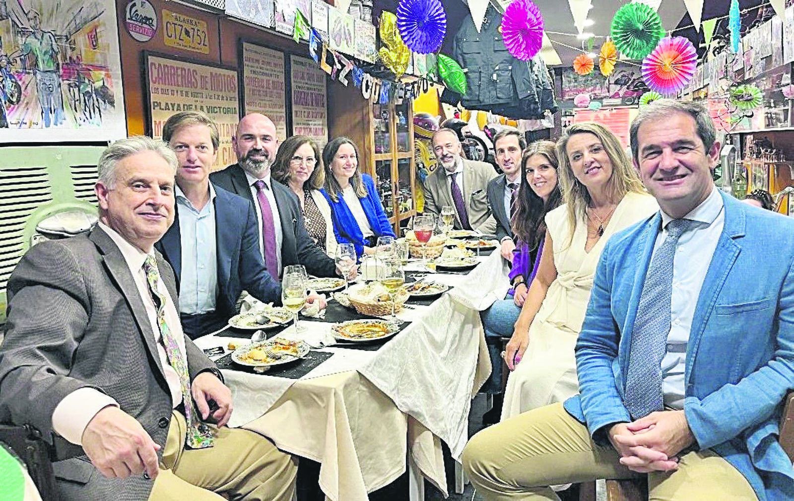 El homenajeado José María Rosso con Álvaro Jiménez Mateos, Jaime Suárez-Ocaña, Eva Caro, Ana Rosa Arévalo, Alfonso Jiménez Mateos, Antonio Peñalver, Ana Rivero, María Cielos Almagro y Jaime Jiménez Mateos.