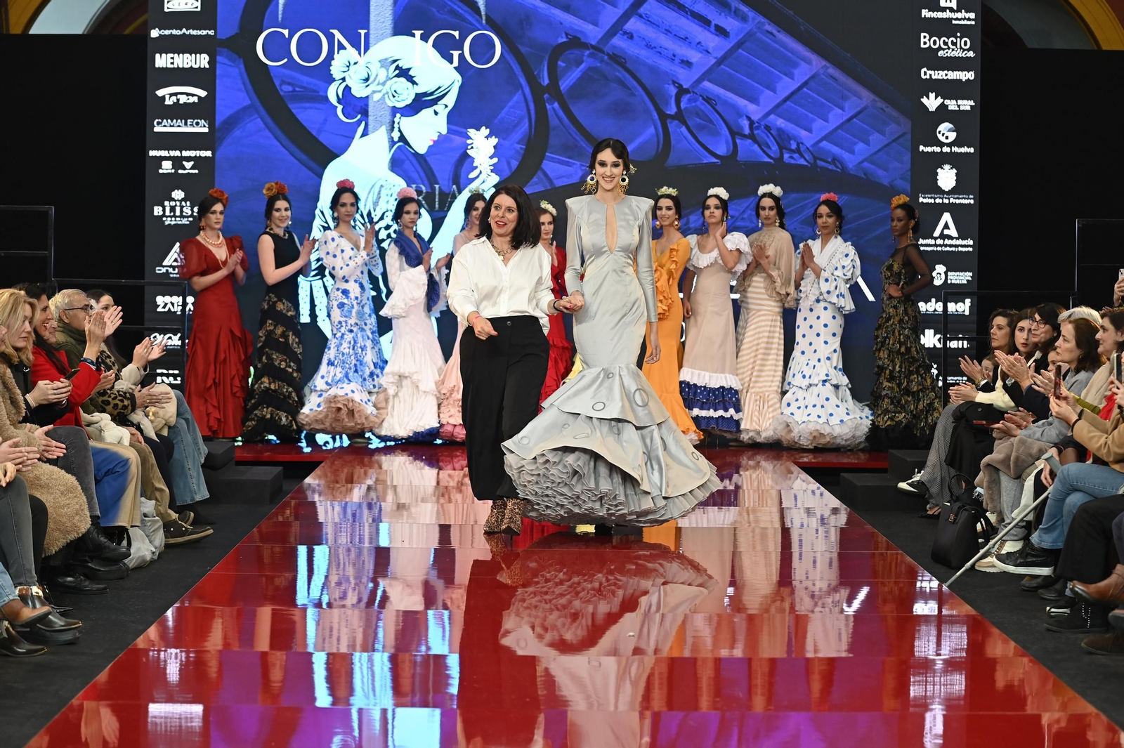 Huelva Flamenca 2025: Desfile de Ángeles Isa